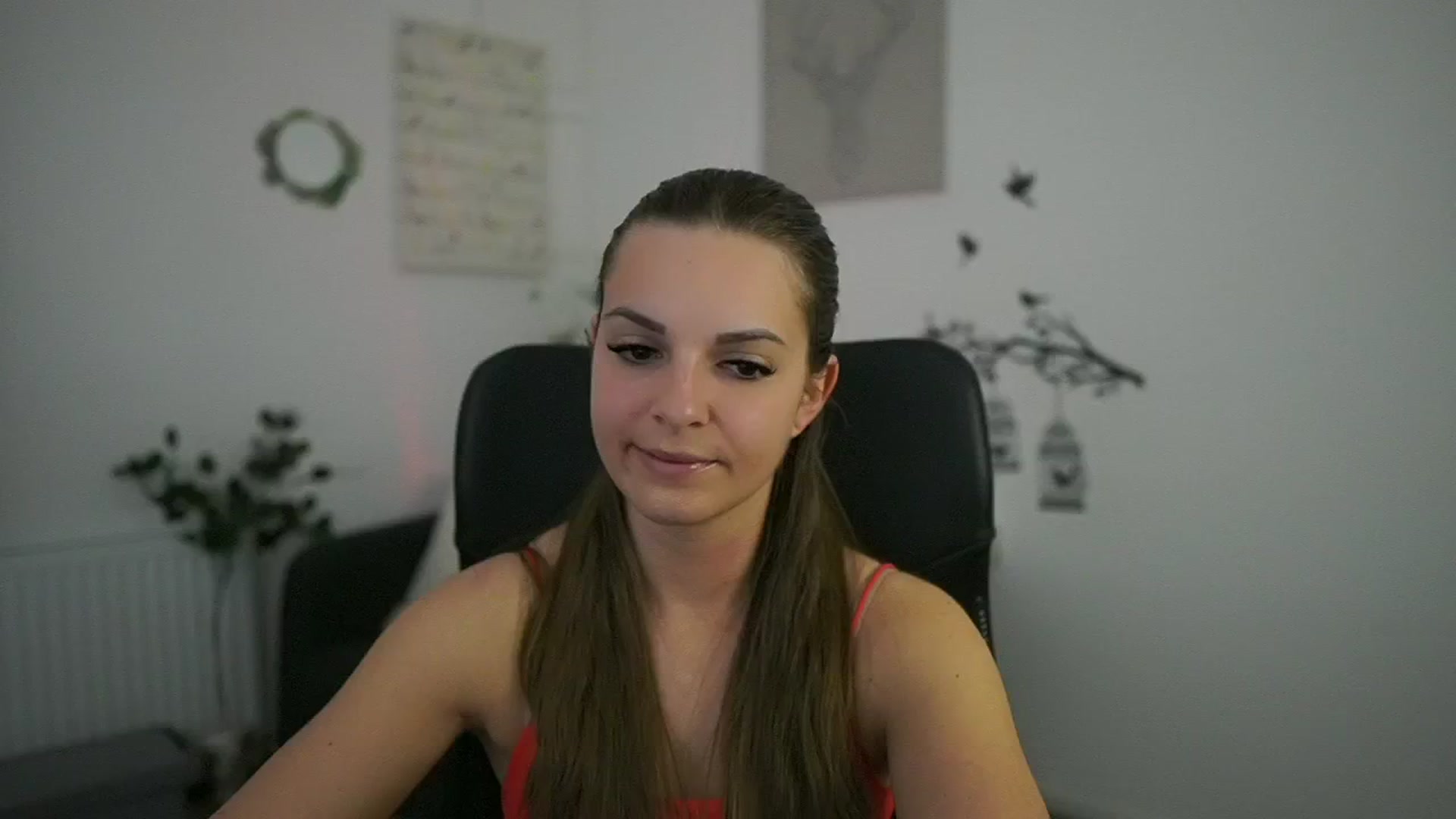 Gallery image thumbnail from Alecsa_Fox's myfreecams stream on, 04/28/2025, 21:07 image 12 of 20