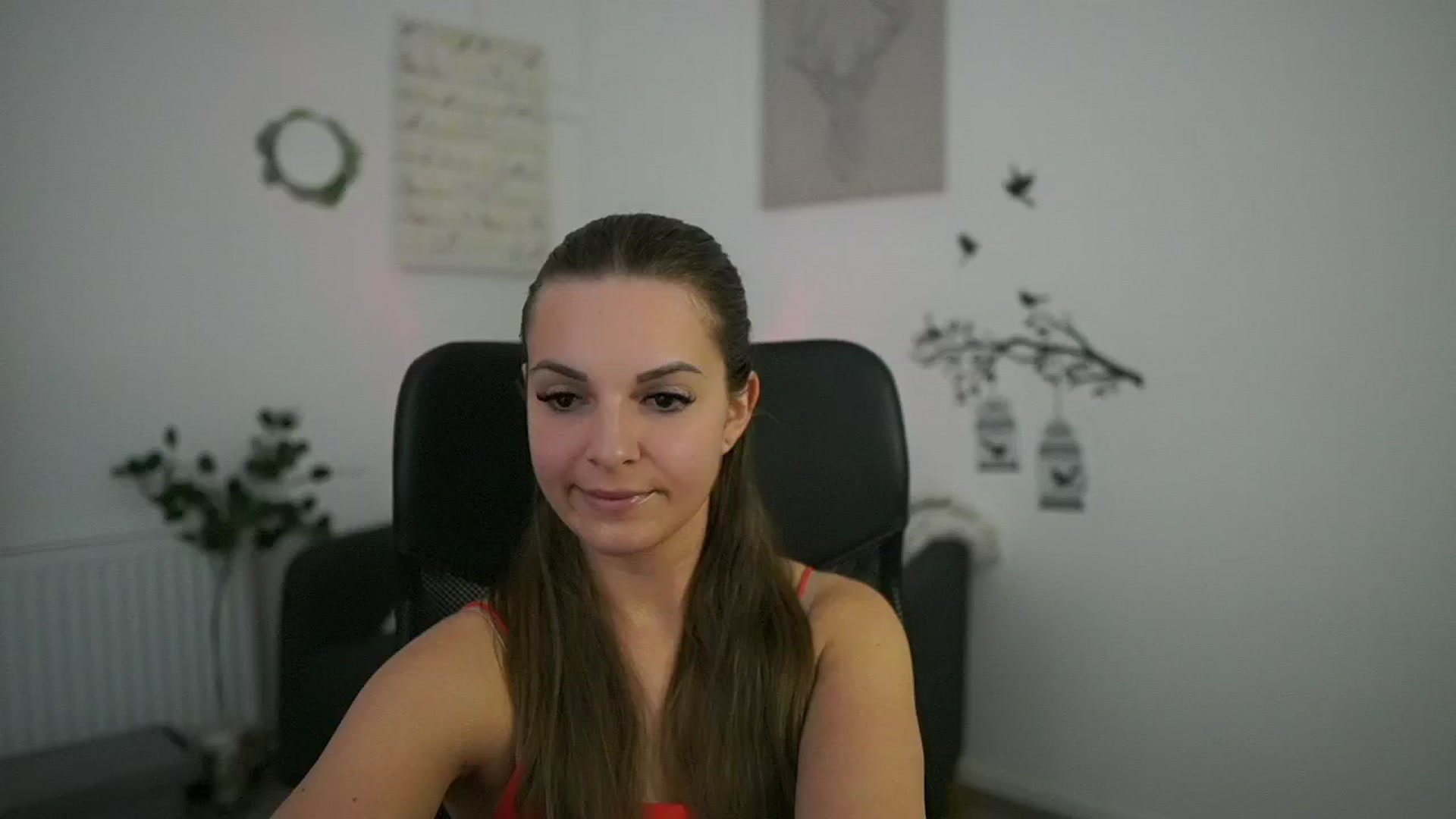 Gallery image thumbnail from Alecsa_Fox's myfreecams stream on, 04/28/2025, 21:42 image 9 of 20