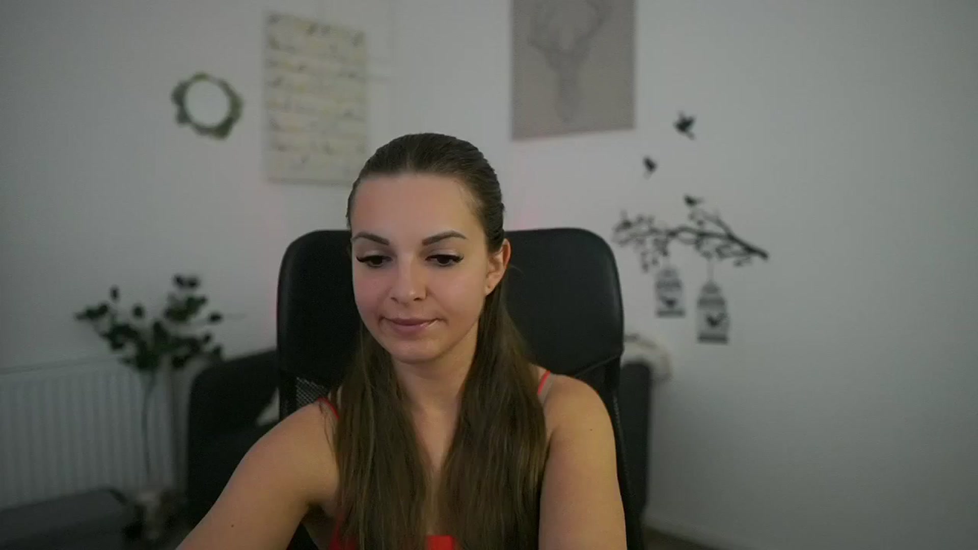 Gallery image thumbnail from Alecsa_Fox's myfreecams stream on, 04/28/2025, 21:42 image 13 of 20