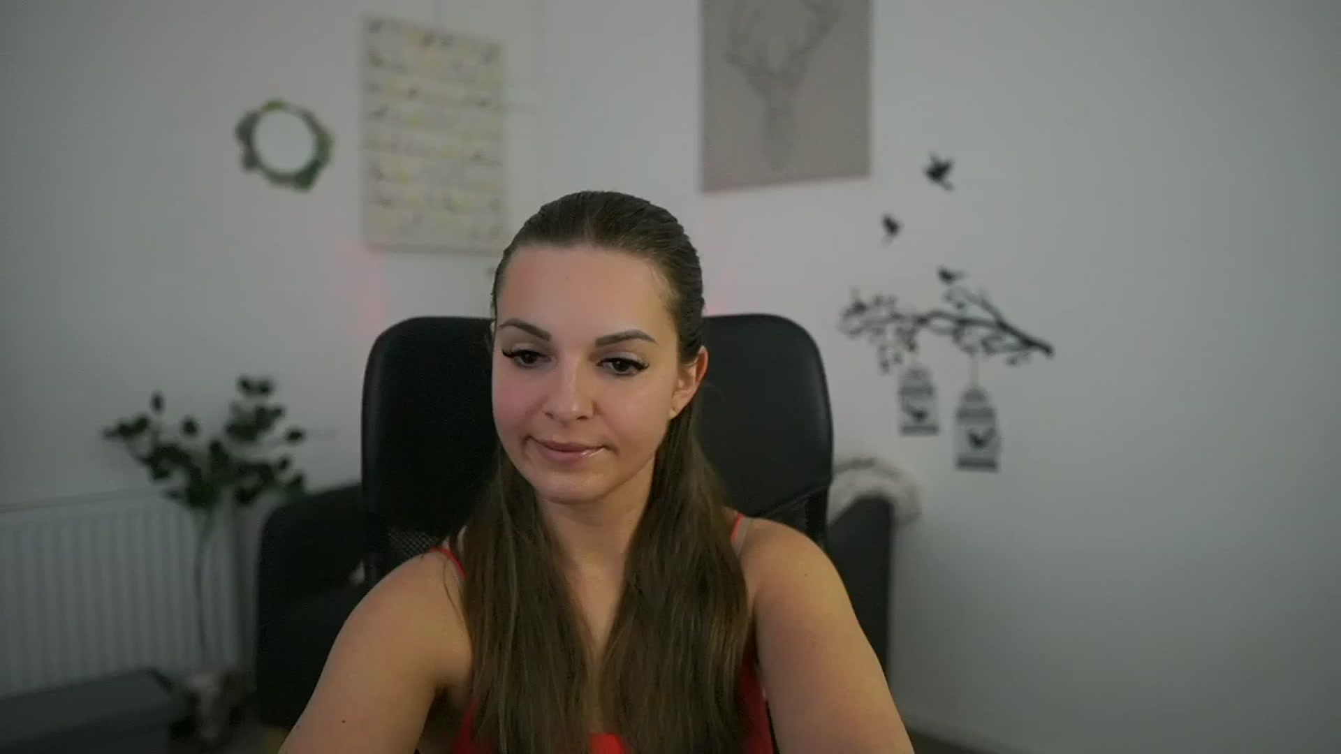 Gallery image thumbnail from Alecsa_Fox's myfreecams stream on, 04/28/2025, 21:42 image 16 of 20