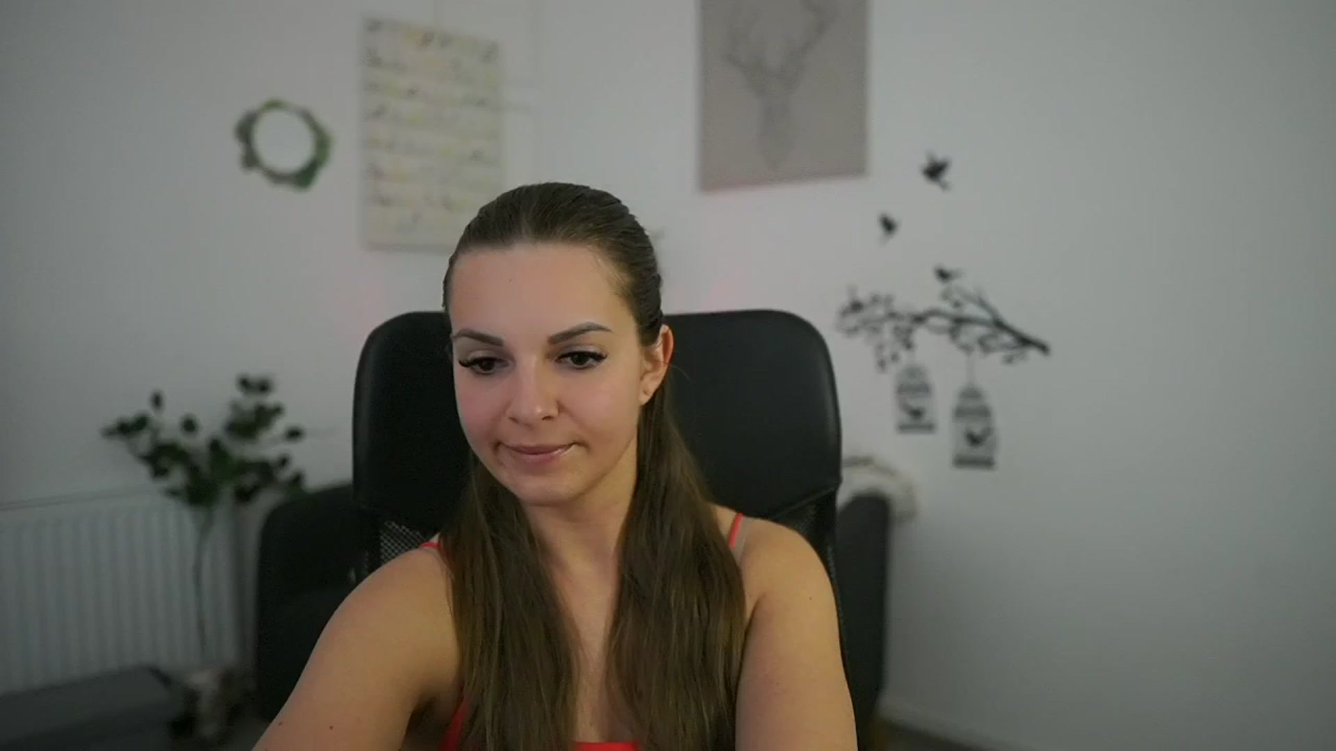 Gallery image thumbnail from Alecsa_Fox's myfreecams stream on, 04/28/2025, 21:42 image 2 of 20