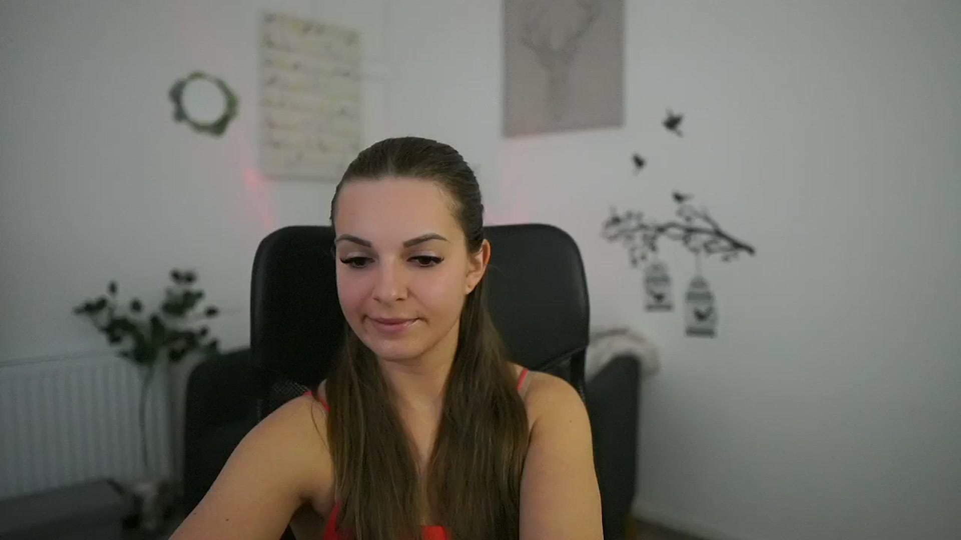 Gallery image thumbnail from Alecsa_Fox's myfreecams stream on, 04/28/2025, 21:42 image 19 of 20