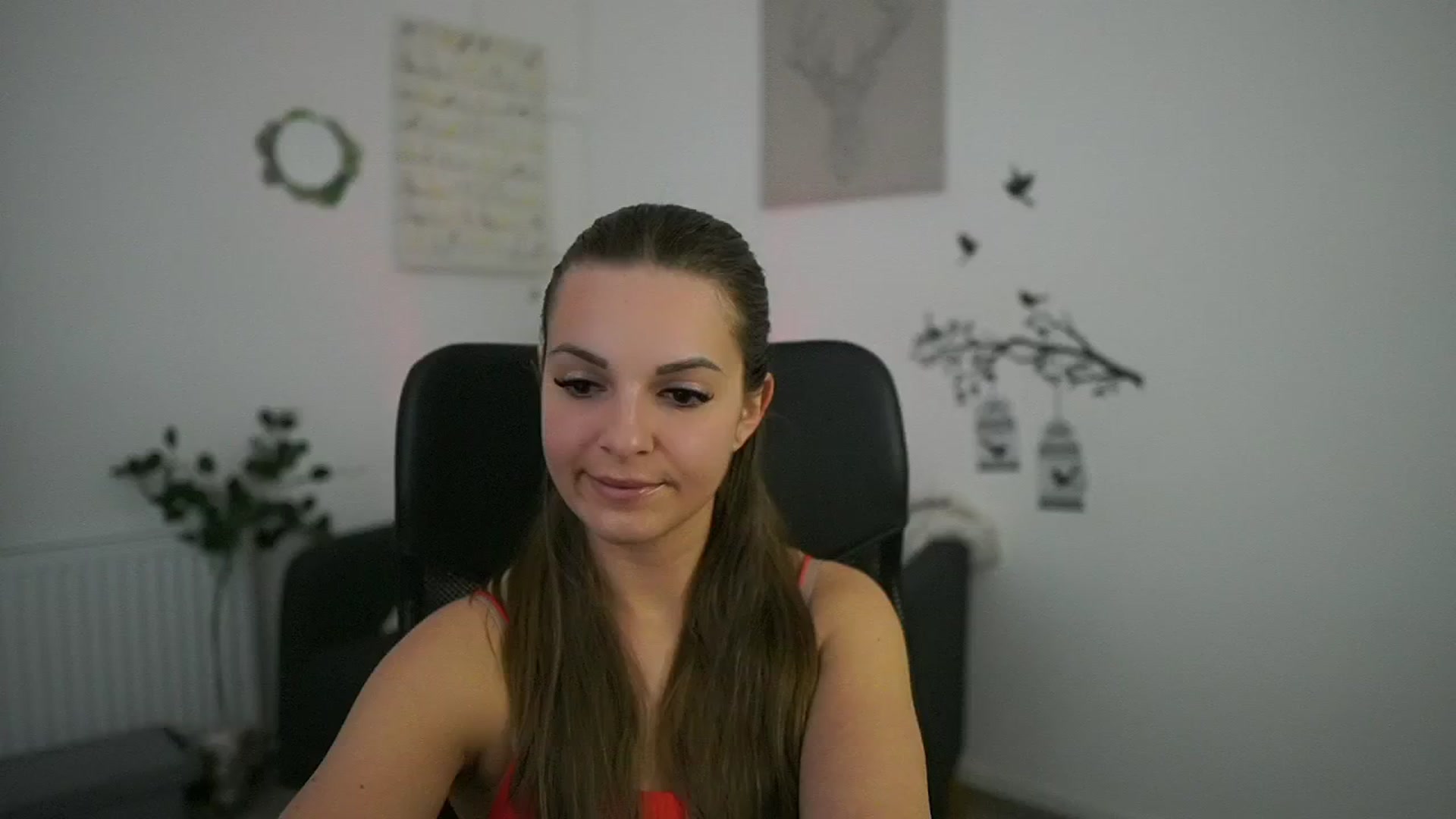 Gallery image thumbnail from Alecsa_Fox's myfreecams stream on, 04/28/2025, 21:42 image 15 of 20