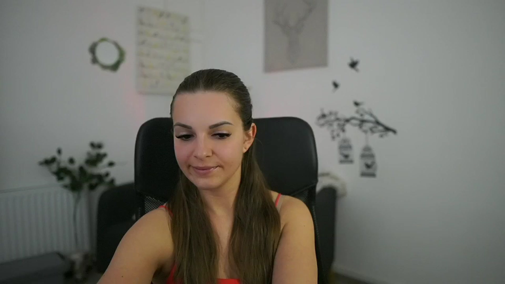 Gallery image thumbnail from Alecsa_Fox's myfreecams stream on, 04/28/2025, 21:42 image 4 of 20