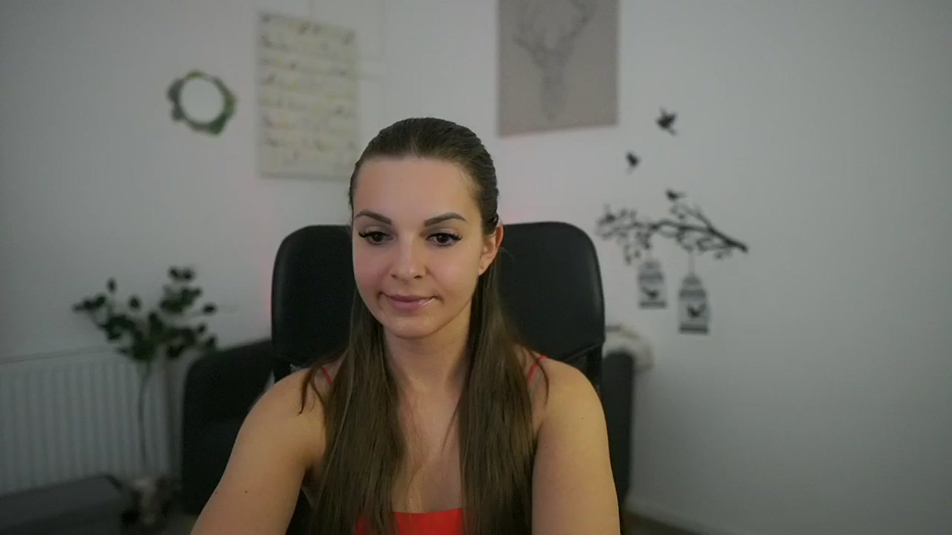 Gallery image thumbnail from Alecsa_Fox's myfreecams stream on, 04/28/2025, 22:18 image 9 of 20