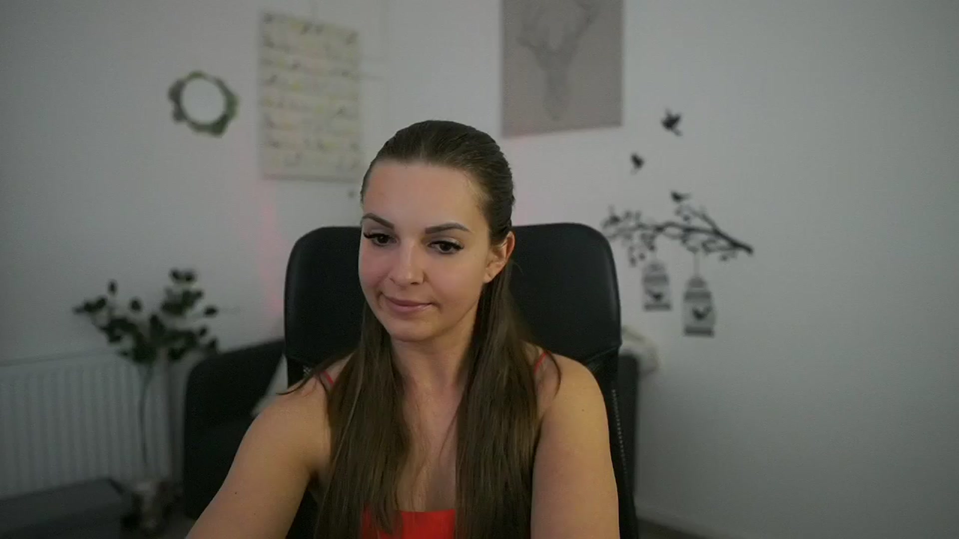 Gallery image thumbnail from Alecsa_Fox's myfreecams stream on, 04/28/2025, 22:18 image 16 of 20
