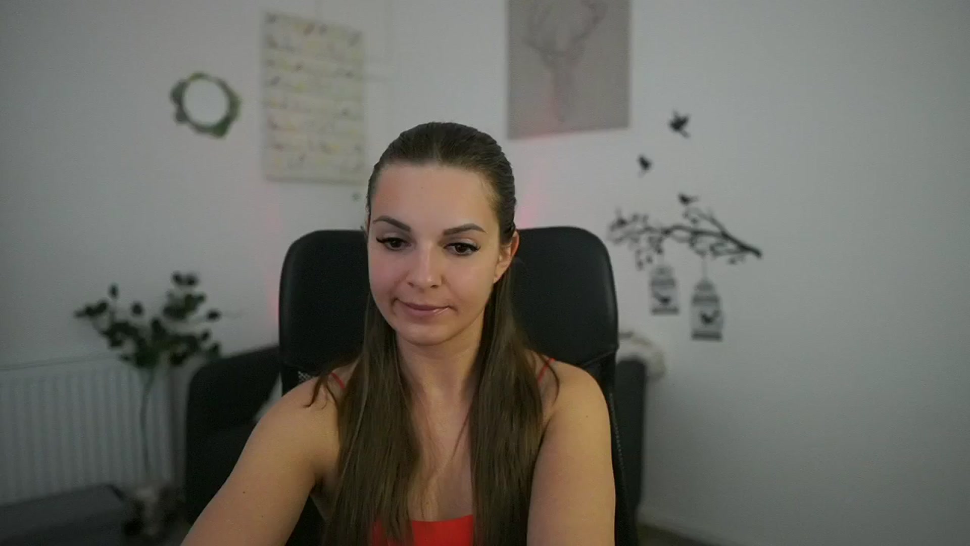 Gallery image thumbnail from Alecsa_Fox's myfreecams stream on, 04/28/2025, 22:18 image 12 of 20