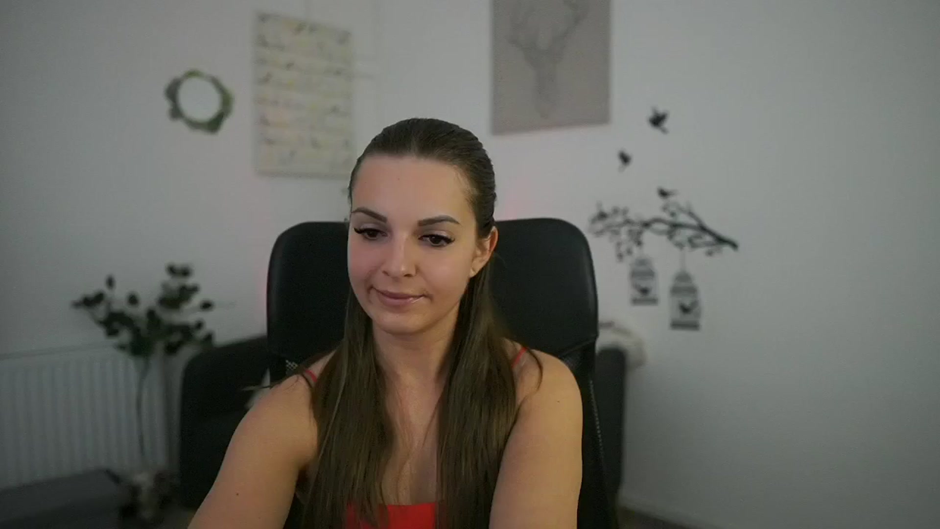 Gallery image thumbnail from Alecsa_Fox's myfreecams stream on, 04/28/2025, 22:18 image 18 of 20