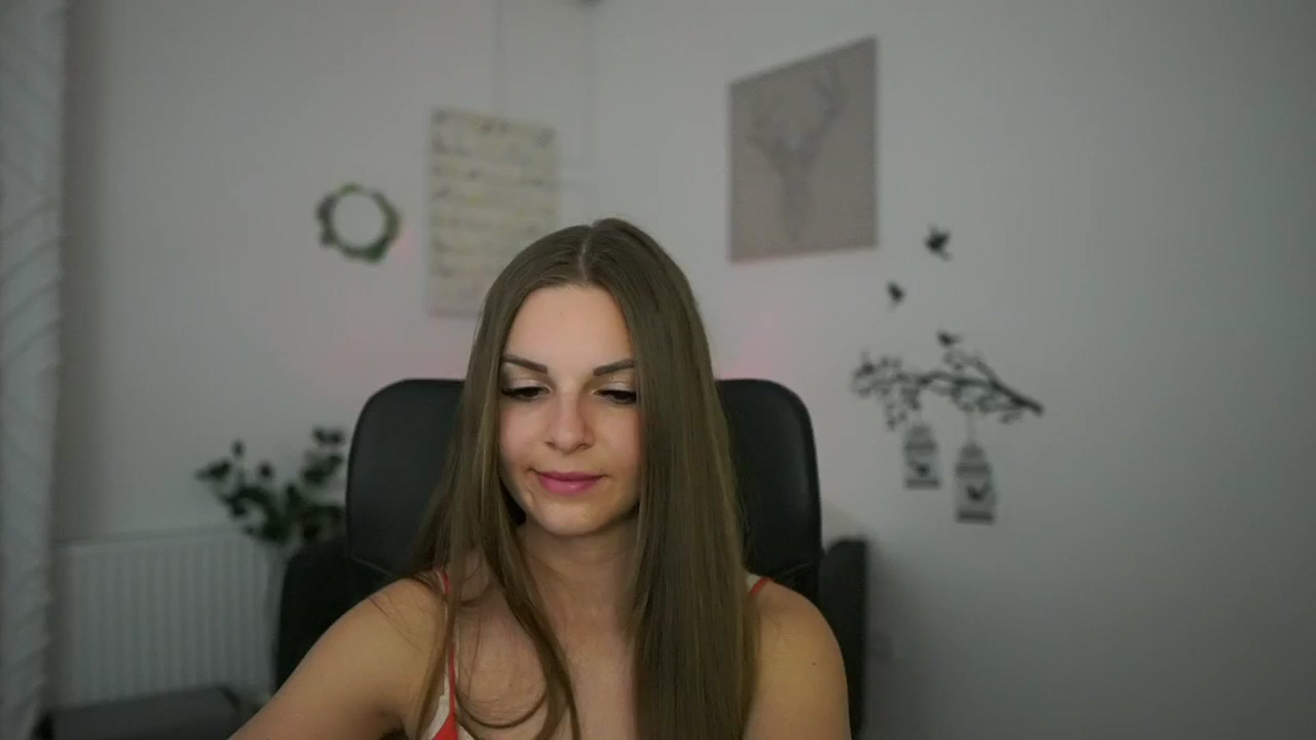 Gallery image thumbnail from Alecsa_Fox's myfreecams stream on, 05/01/2025, 20:16 image 20 of 20