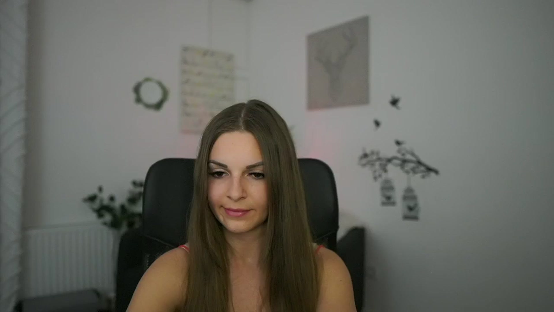Gallery image thumbnail from Alecsa_Fox's myfreecams stream on, 05/01/2025, 20:16 image 9 of 20