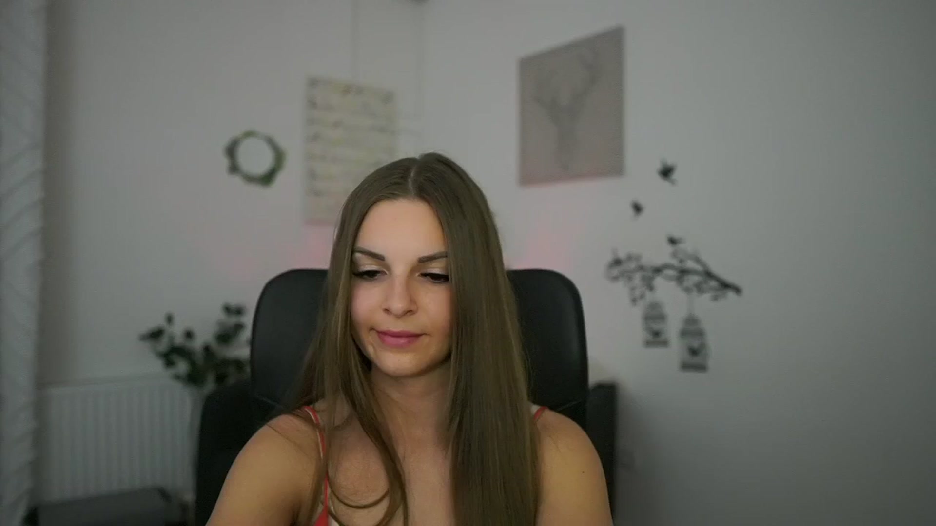 Gallery image thumbnail from Alecsa_Fox's myfreecams stream on, 05/01/2025, 20:16 image 19 of 20