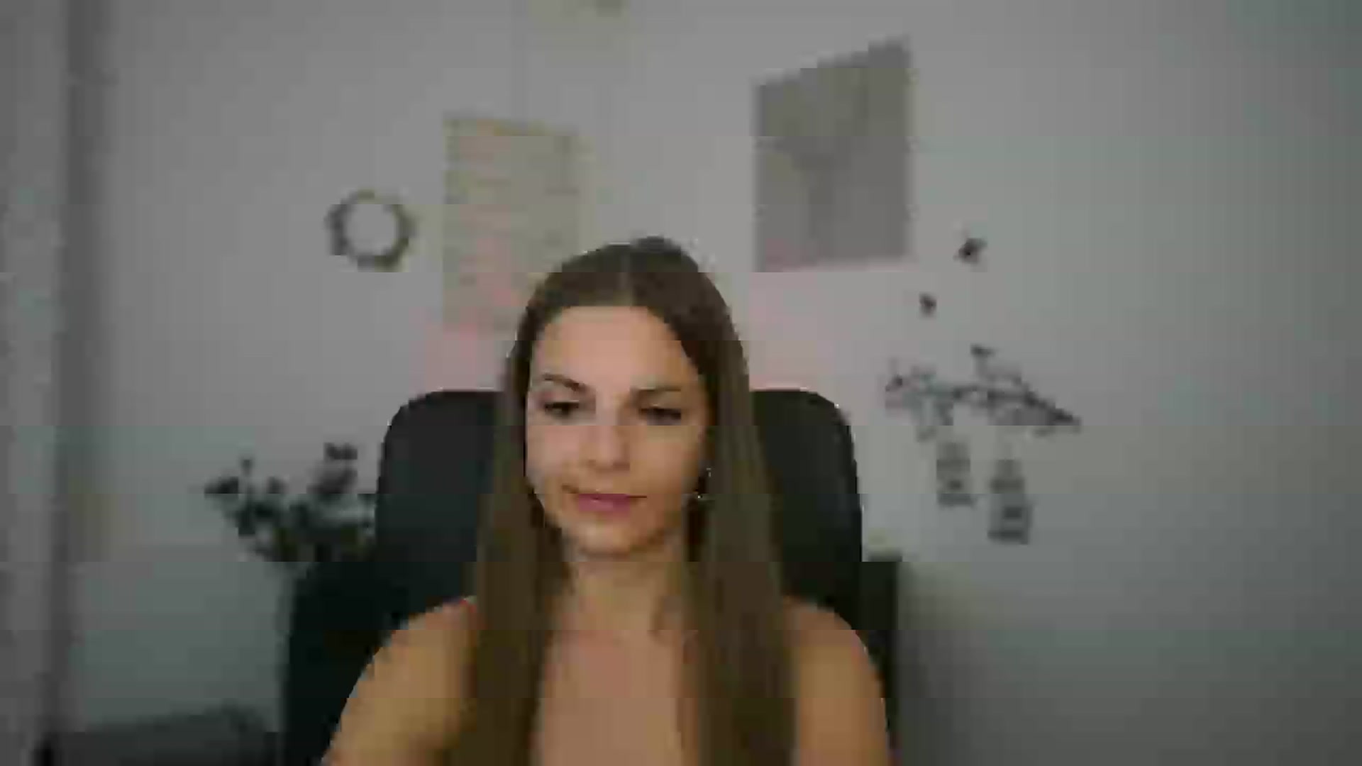 Gallery image thumbnail from Alecsa_Fox's myfreecams stream on, 05/01/2025, 20:47 image 16 of 20
