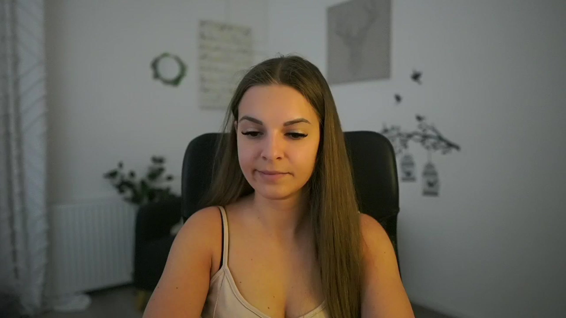 Gallery image thumbnail from Alecsa_Fox's myfreecams stream on, 05/07/2025, 08:46 image 9 of 20