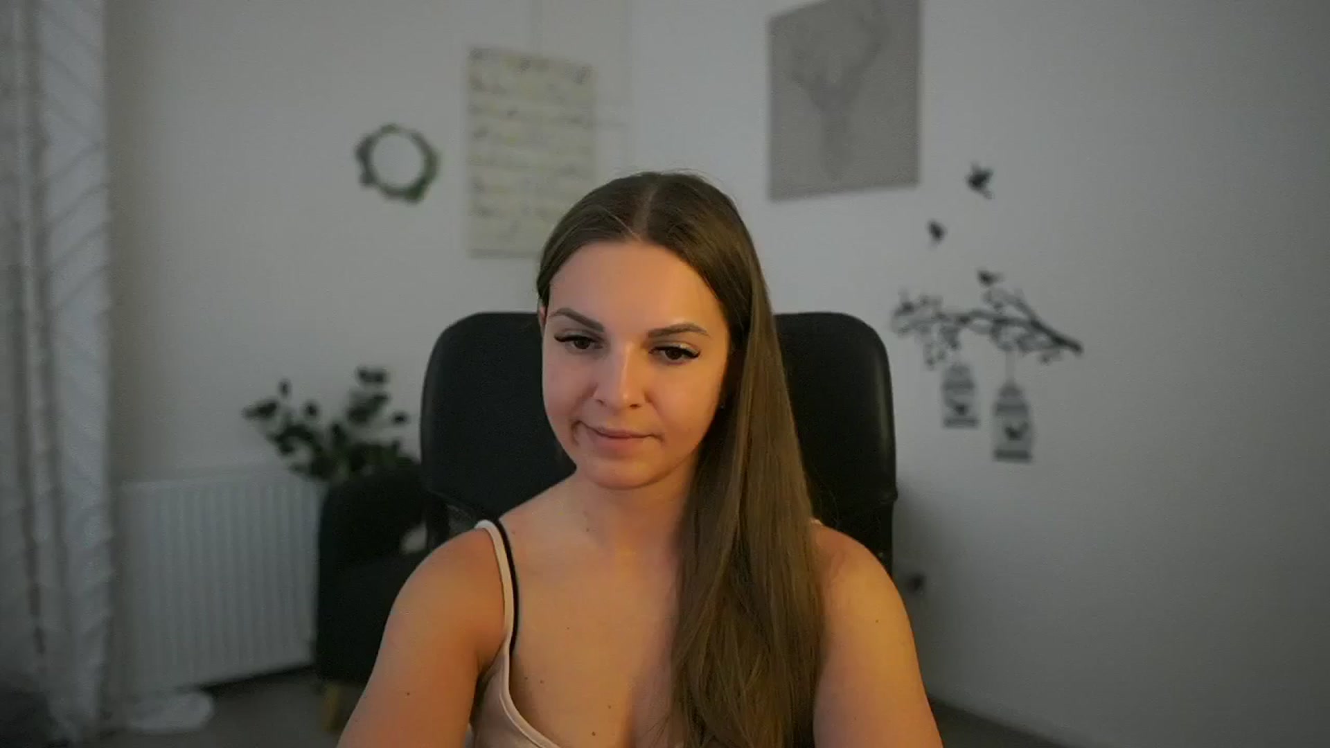 Gallery image thumbnail from Alecsa_Fox's myfreecams stream on, 05/07/2025, 10:56 image 20 of 20