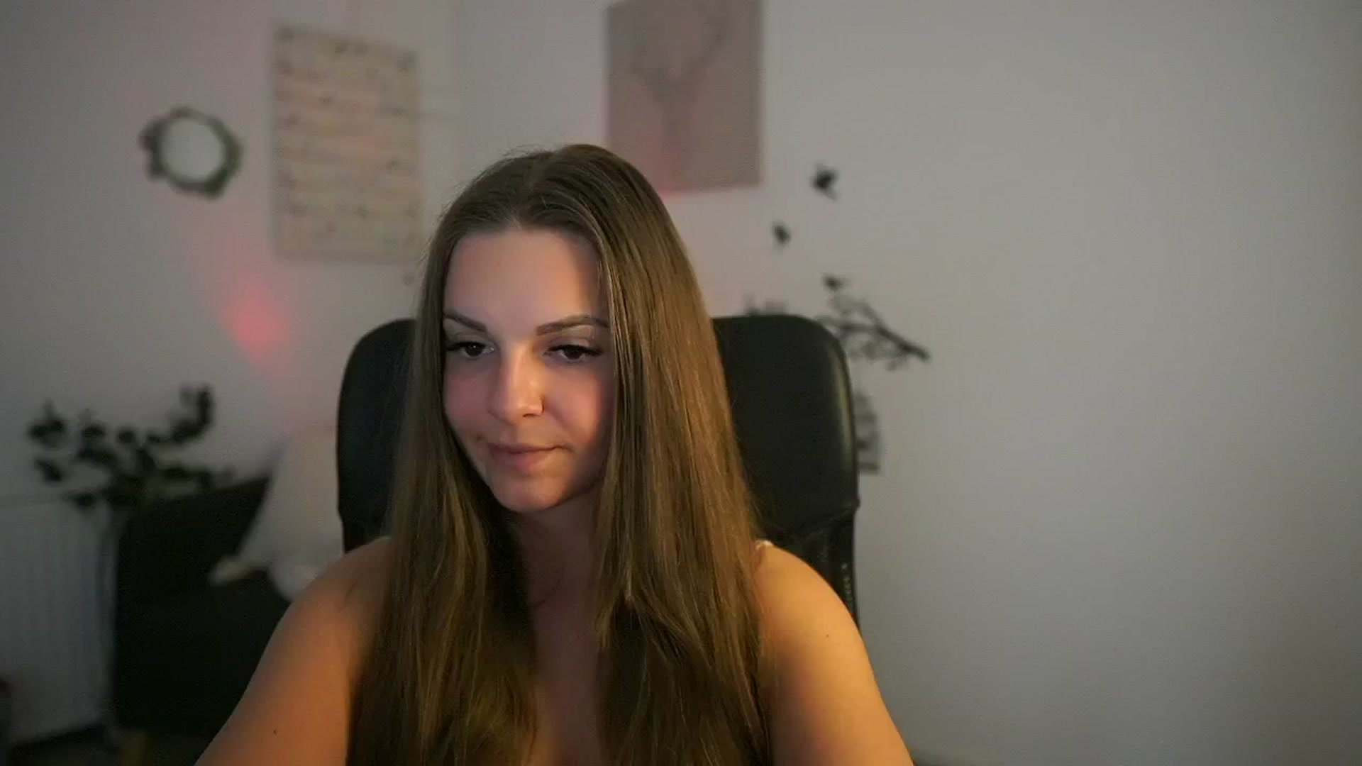 Gallery image thumbnail from Alecsa_Fox's myfreecams stream on, 05/11/2025, 20:13 image 10 of 20