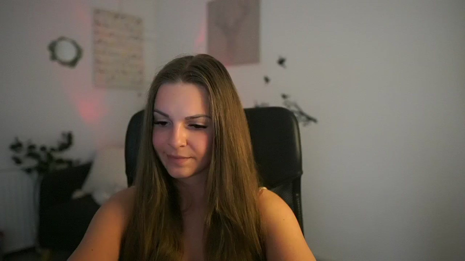Gallery image thumbnail from Alecsa_Fox's myfreecams stream on, 05/11/2025, 20:13 image 16 of 20