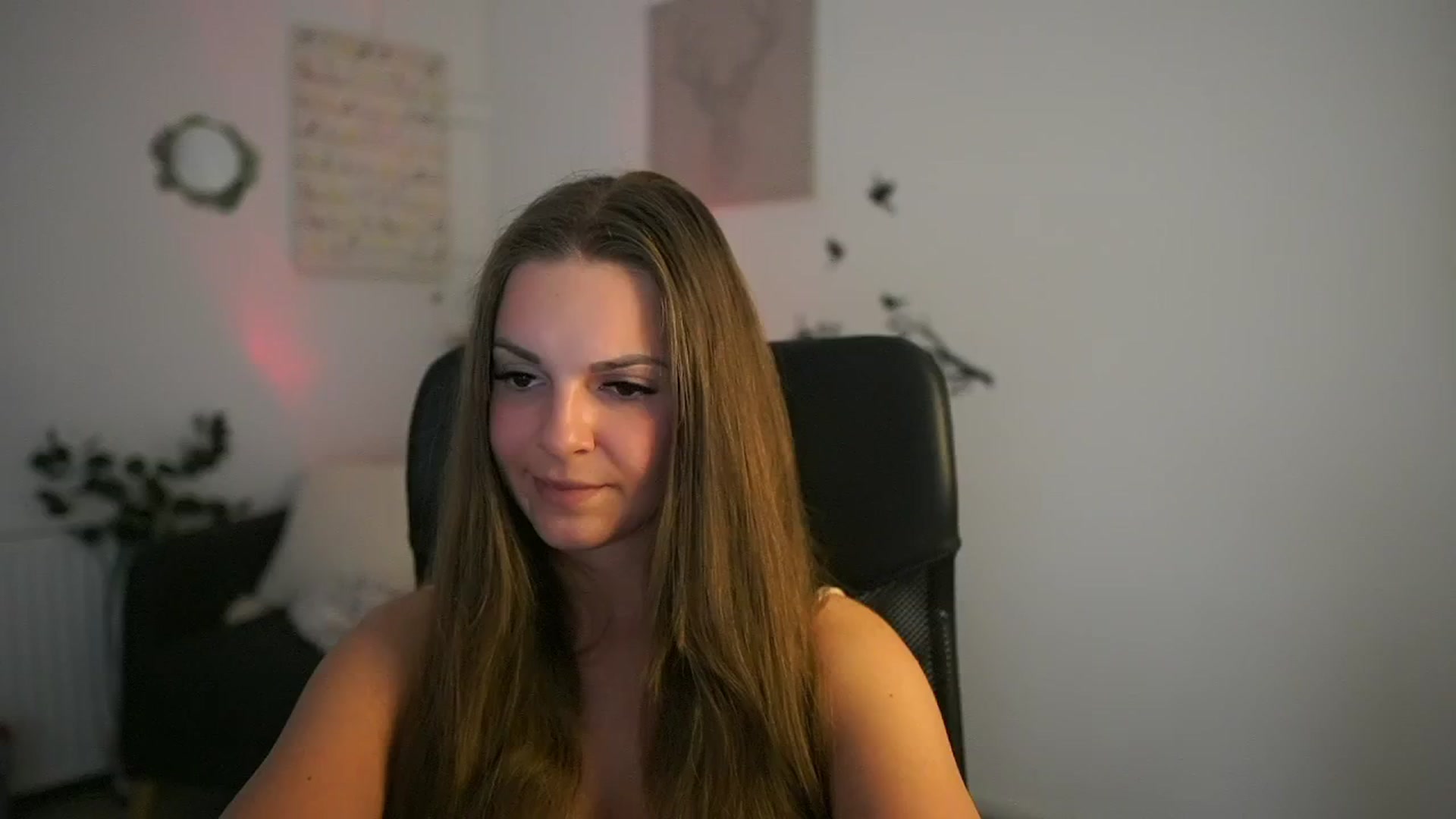 Gallery image thumbnail from Alecsa_Fox's myfreecams stream on, 05/11/2025, 20:13 image 17 of 20