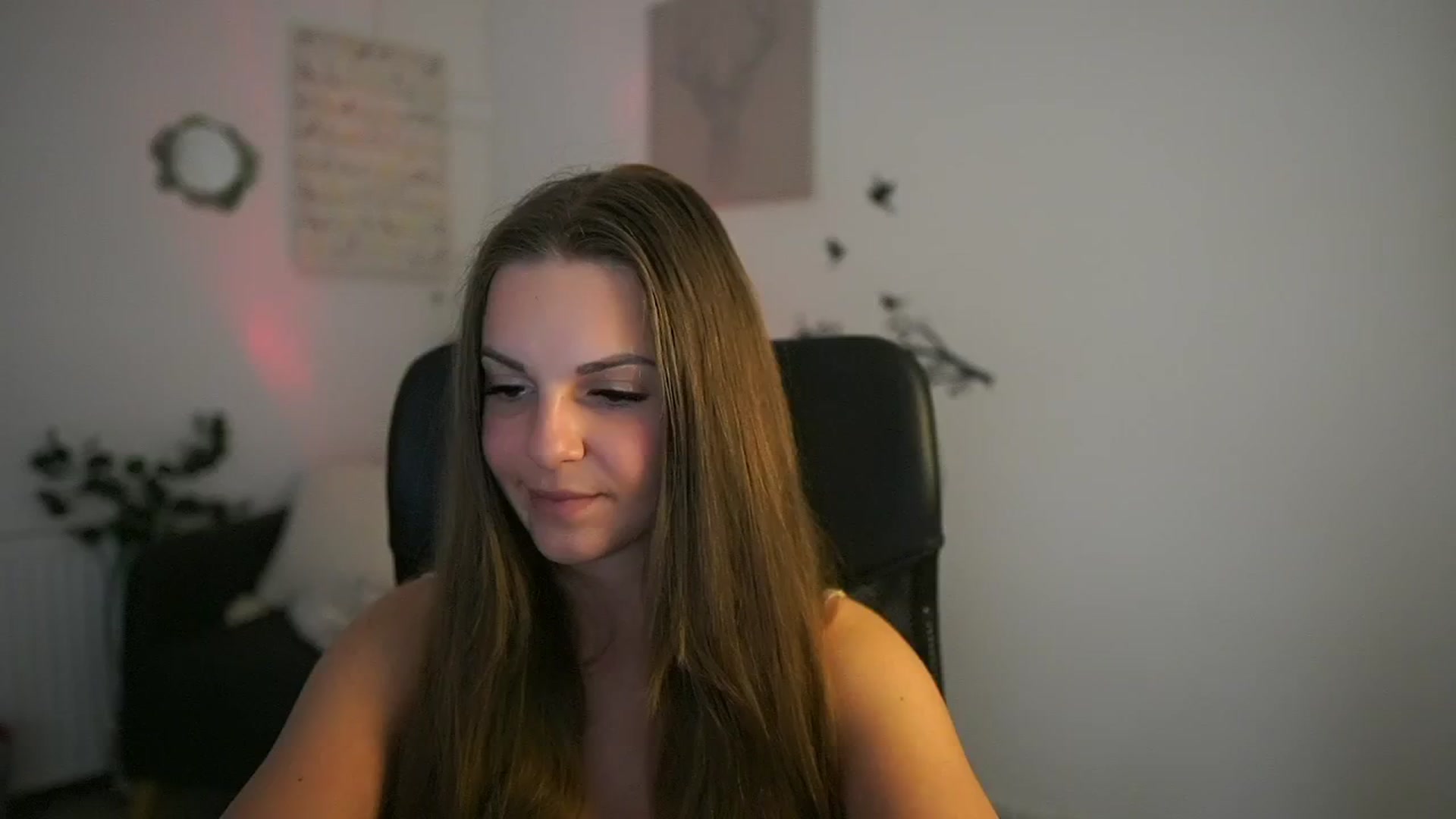 Gallery image thumbnail from Alecsa_Fox's myfreecams stream on, 05/11/2025, 20:13 image 13 of 20