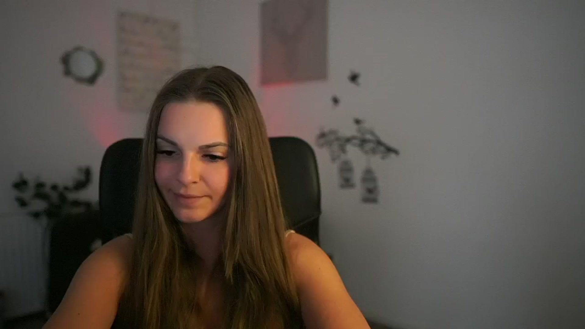 Gallery image thumbnail from Alecsa_Fox's myfreecams stream on, 05/11/2025, 20:13 image 2 of 20