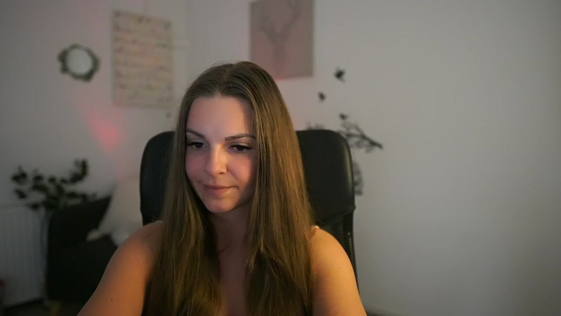 Gallery image thumbnail from Alecsa_Fox's myfreecams stream on, 05/11/2025, 20:13 image 11 of 20