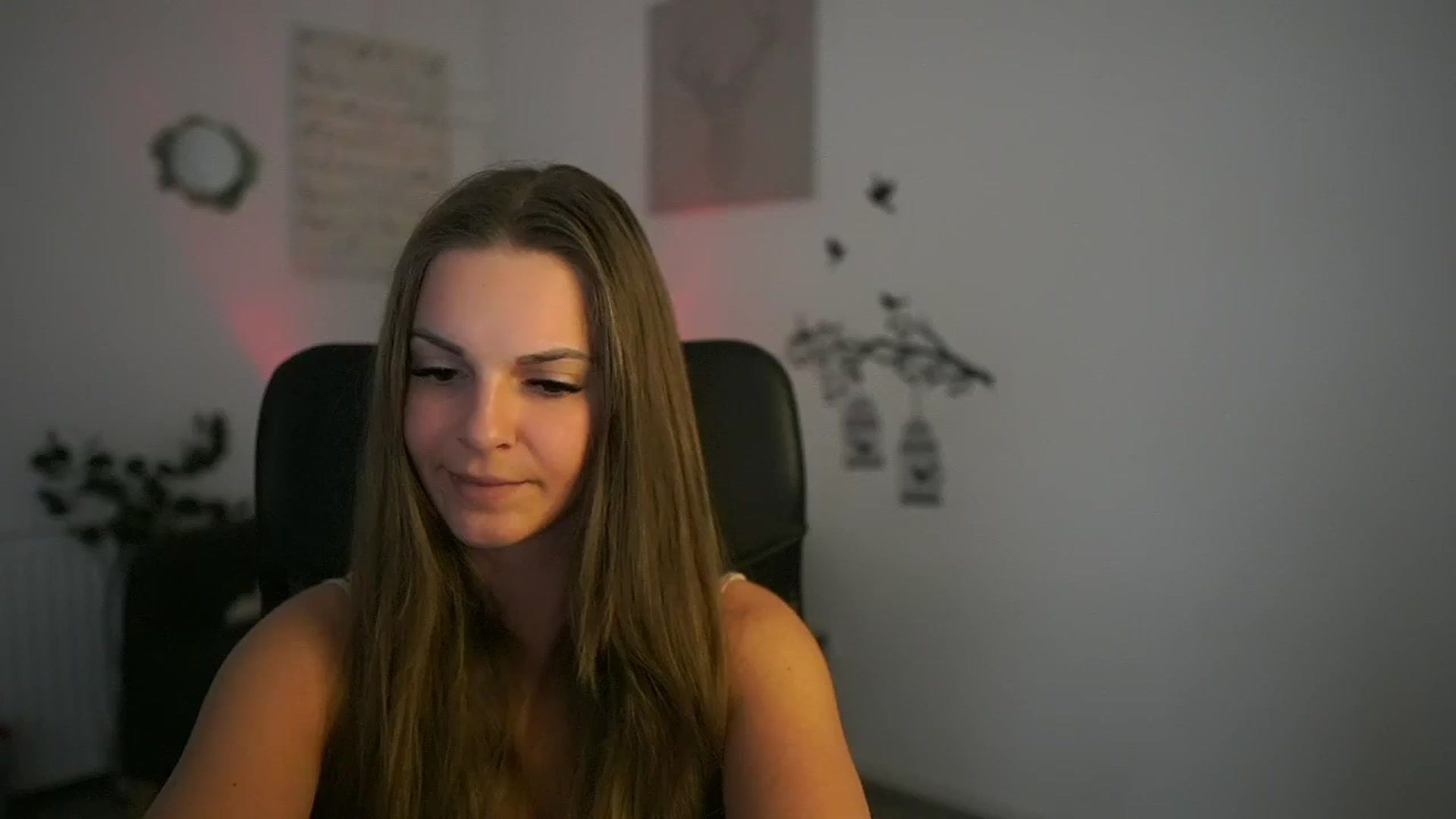 Gallery image thumbnail from Alecsa_Fox's myfreecams stream on, 05/11/2025, 20:13 image 1 of 20