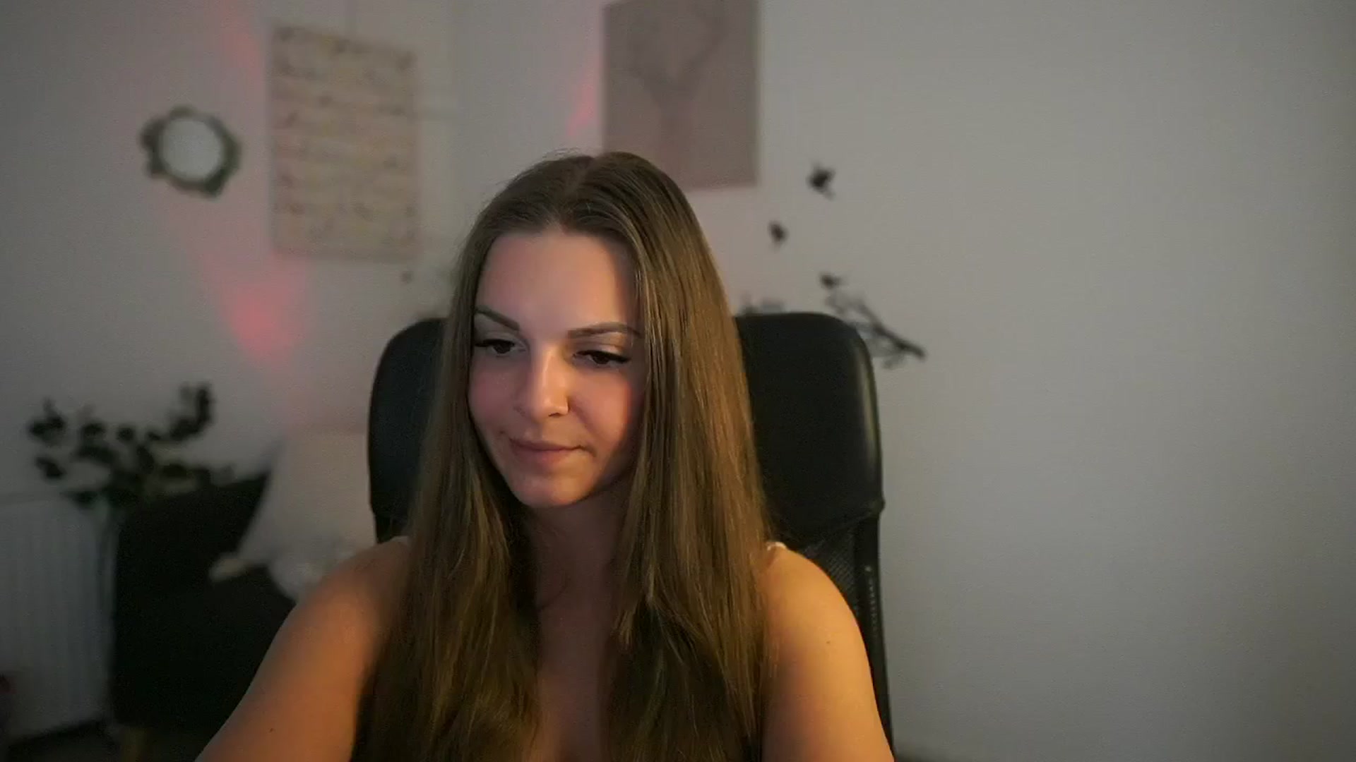 Gallery image thumbnail from Alecsa_Fox's myfreecams stream on, 05/11/2025, 20:13 image 12 of 20