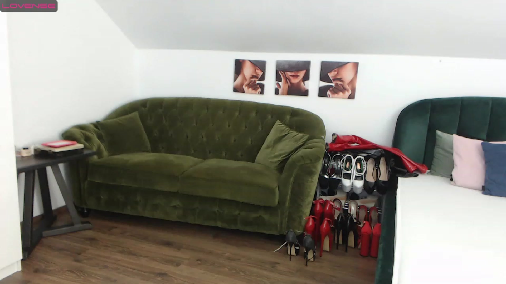 Gallery image thumbnail from Alecssalove's myfreecams stream on, 01/07/2023, 23:48 image 15 of 20