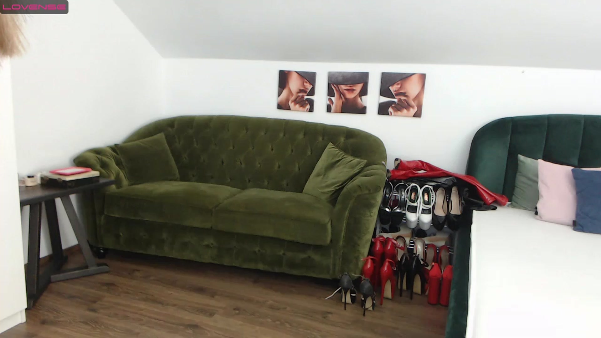 Gallery image thumbnail from Alecssalove's myfreecams stream on, 01/07/2023, 23:48 image 2 of 20