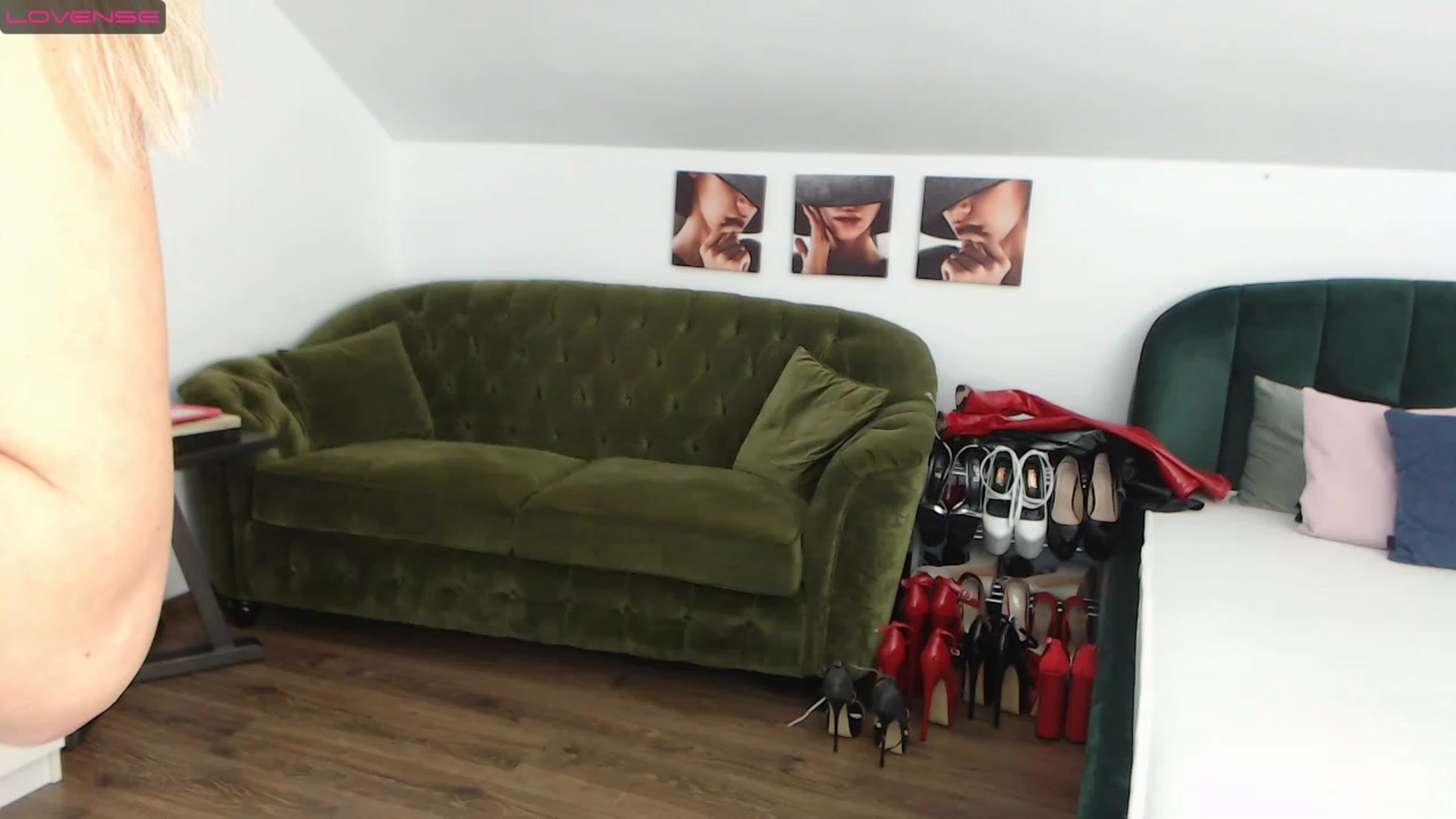 Gallery image thumbnail from Alecssalove's myfreecams stream on, 01/07/2023, 23:48 image 13 of 20