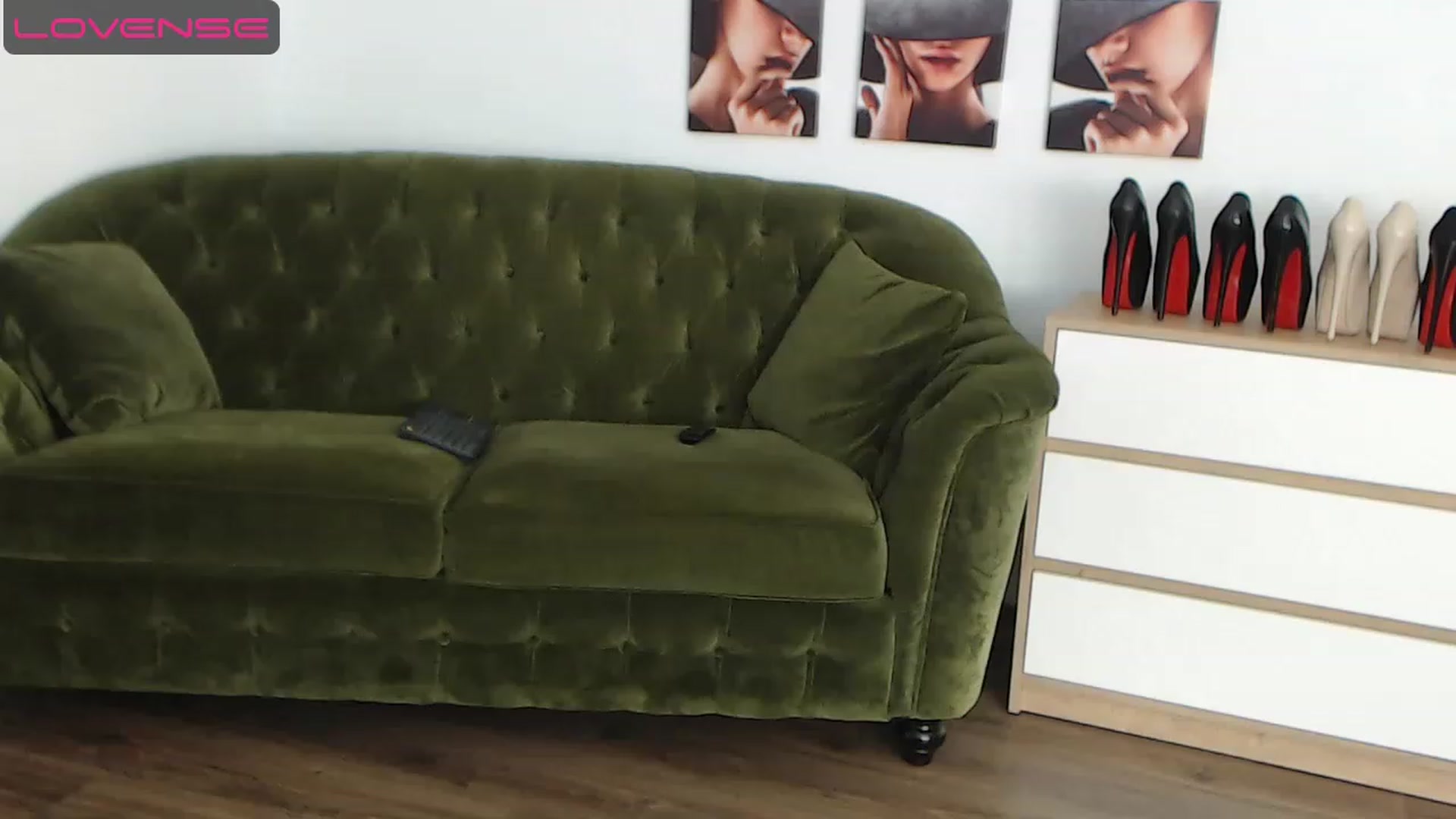 Gallery image thumbnail from Alecssalove's myfreecams stream on, 04/21/2023, 23:22 image 9 of 20