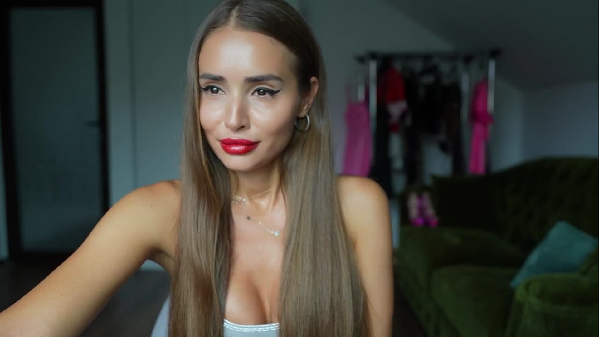 Gallery image thumbnail from Alecssalove's myfreecams stream on, 08/06/2024, 13:42 image 6 of 20