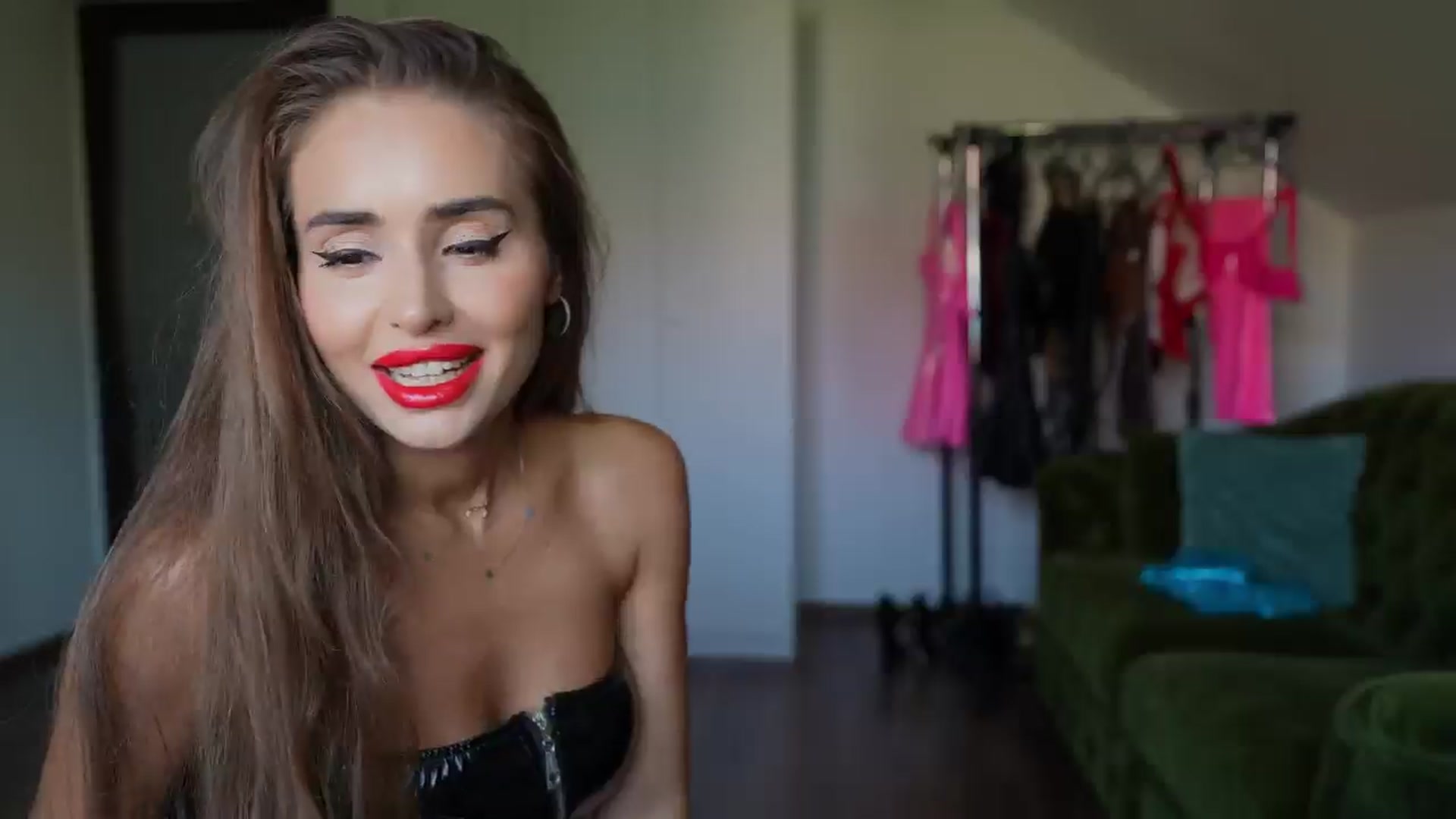 Gallery image thumbnail from Alecssalove's myfreecams stream on, 08/13/2024, 13:53 image 2 of 20