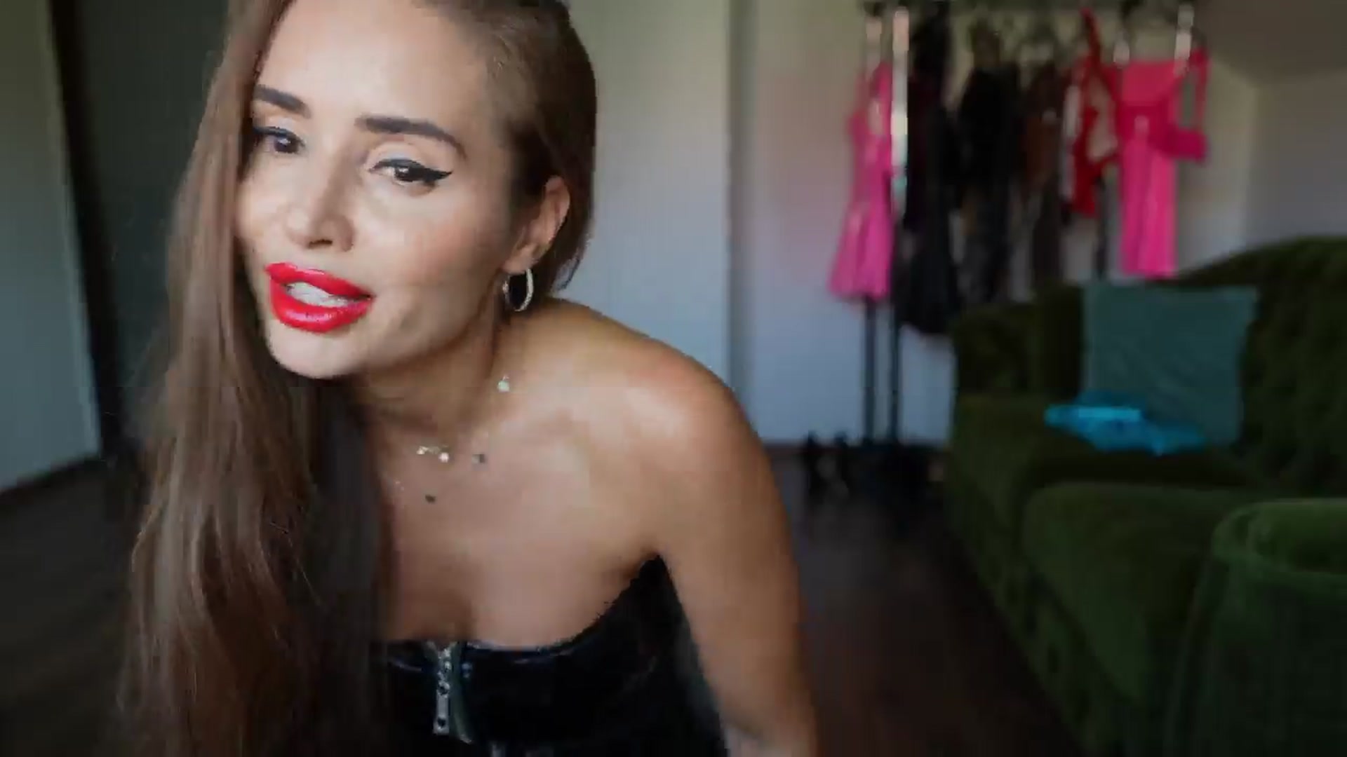 Gallery image thumbnail from Alecssalove's myfreecams stream on, 08/13/2024, 13:53 image 3 of 20