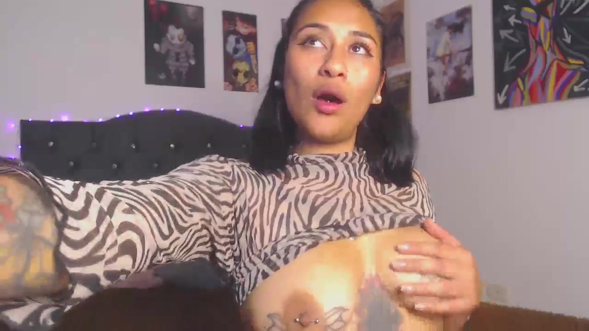 Gallery image thumbnail from Alee_18's myfreecams stream on, 07/24/2024, 06:15 image 2 of 20