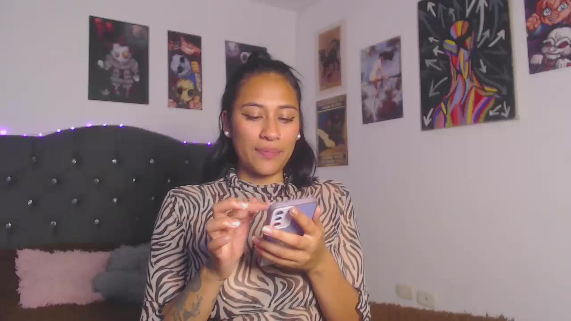 Gallery image thumbnail from Alee_18's myfreecams stream on, 07/24/2024, 06:15 image 14 of 20