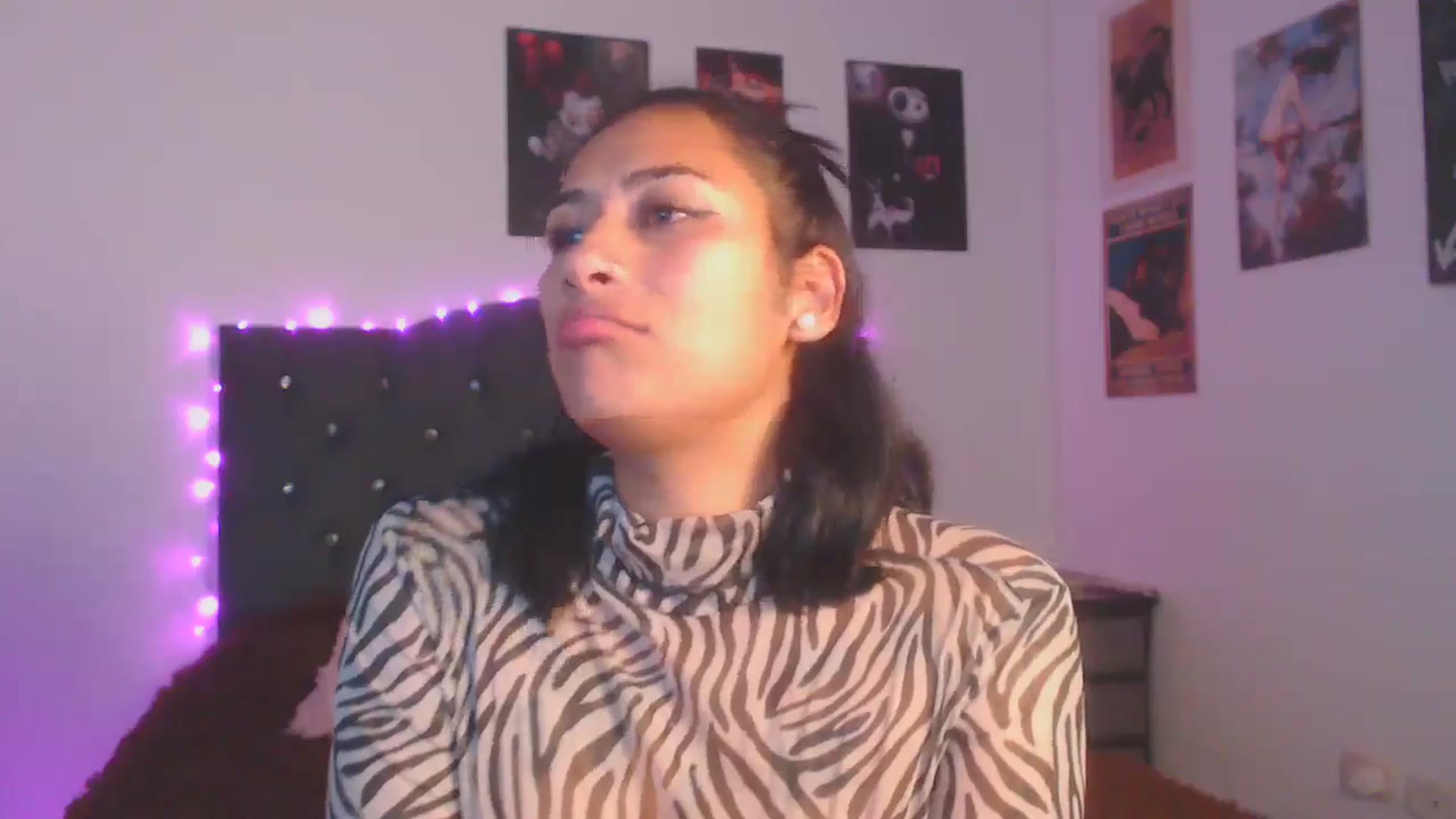 Gallery image thumbnail from Alee_18's myfreecams stream on, 07/24/2024, 06:44 image 8 of 20