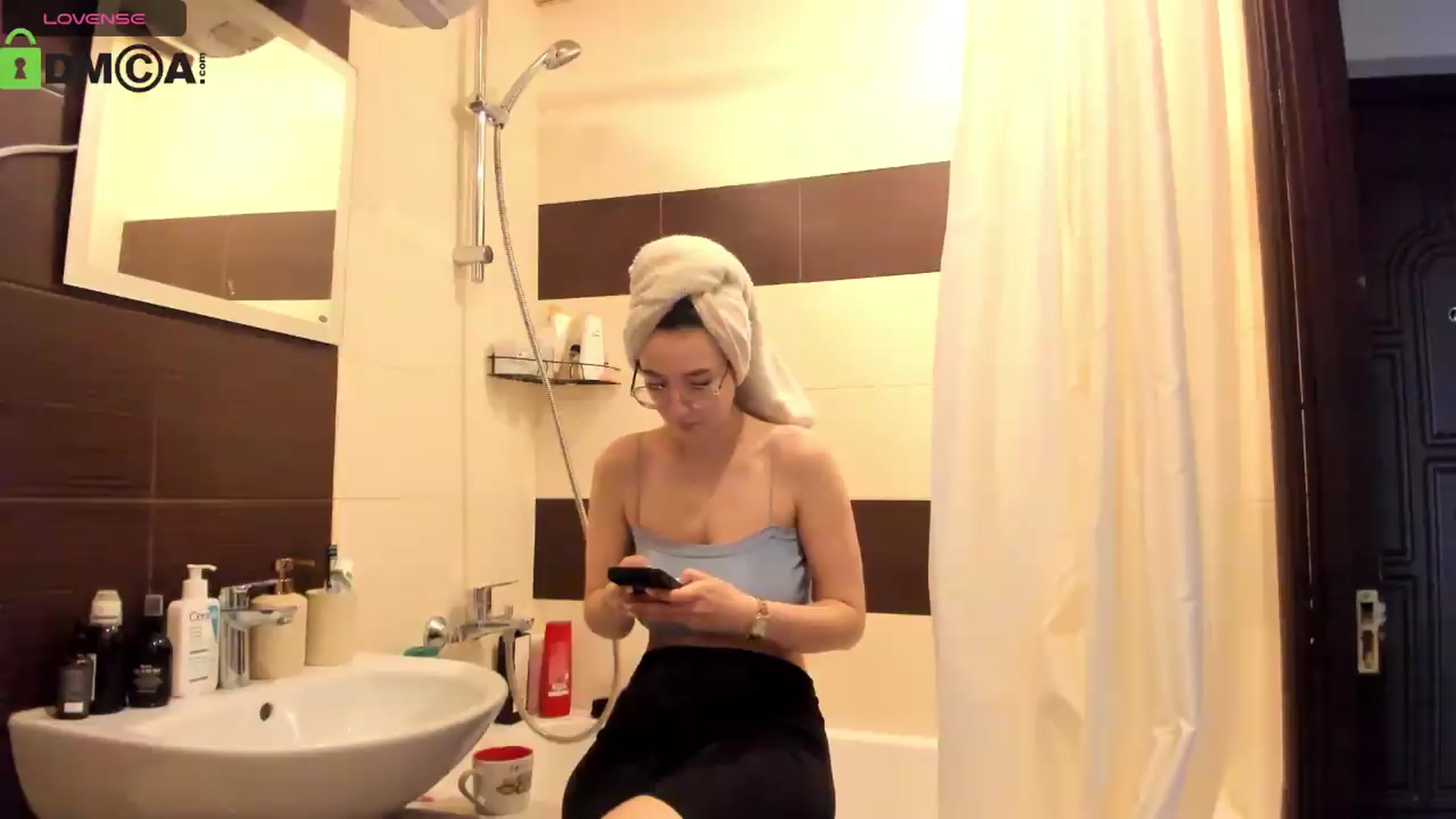 Gallery image thumbnail from Aleida__'s myfreecams stream on, 06/06/2026, 11:46 image 12 of 20