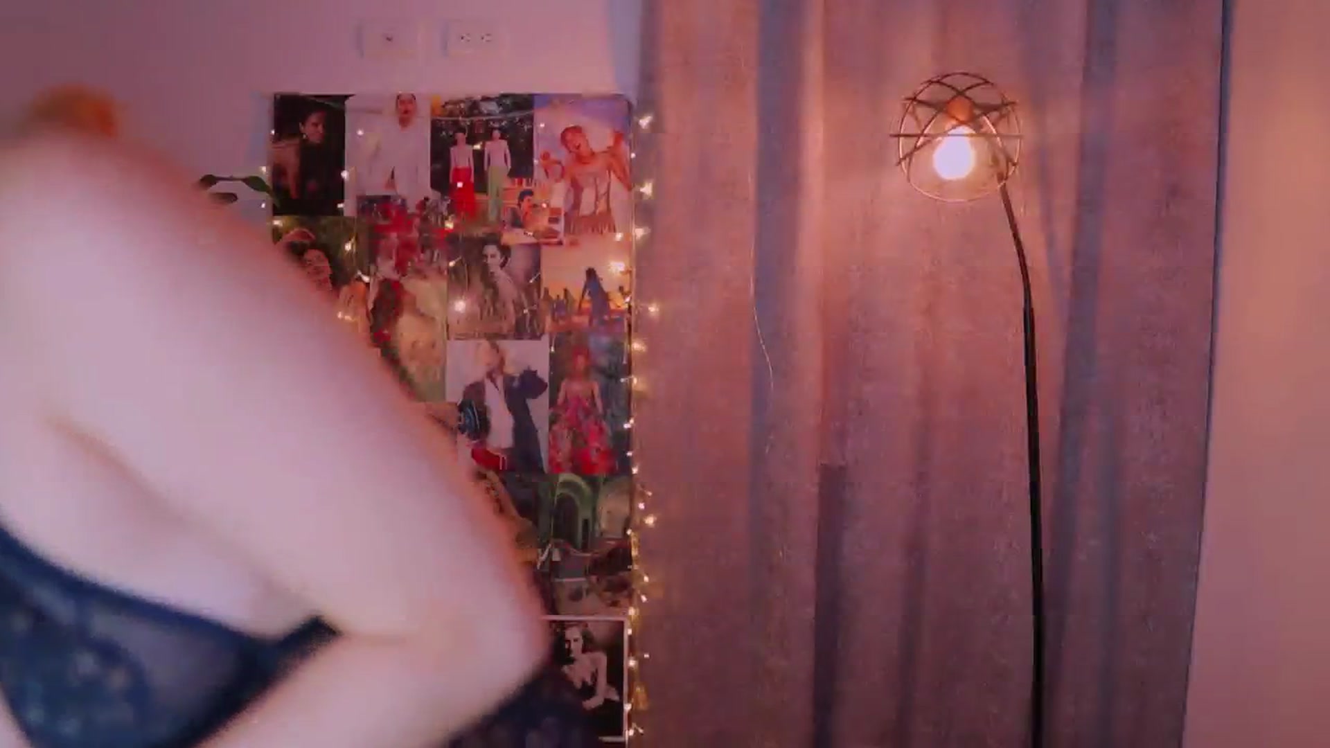 Gallery image thumbnail from AlejaBlonde's myfreecams stream on, 07/14/2025, 05:46 image 4 of 20