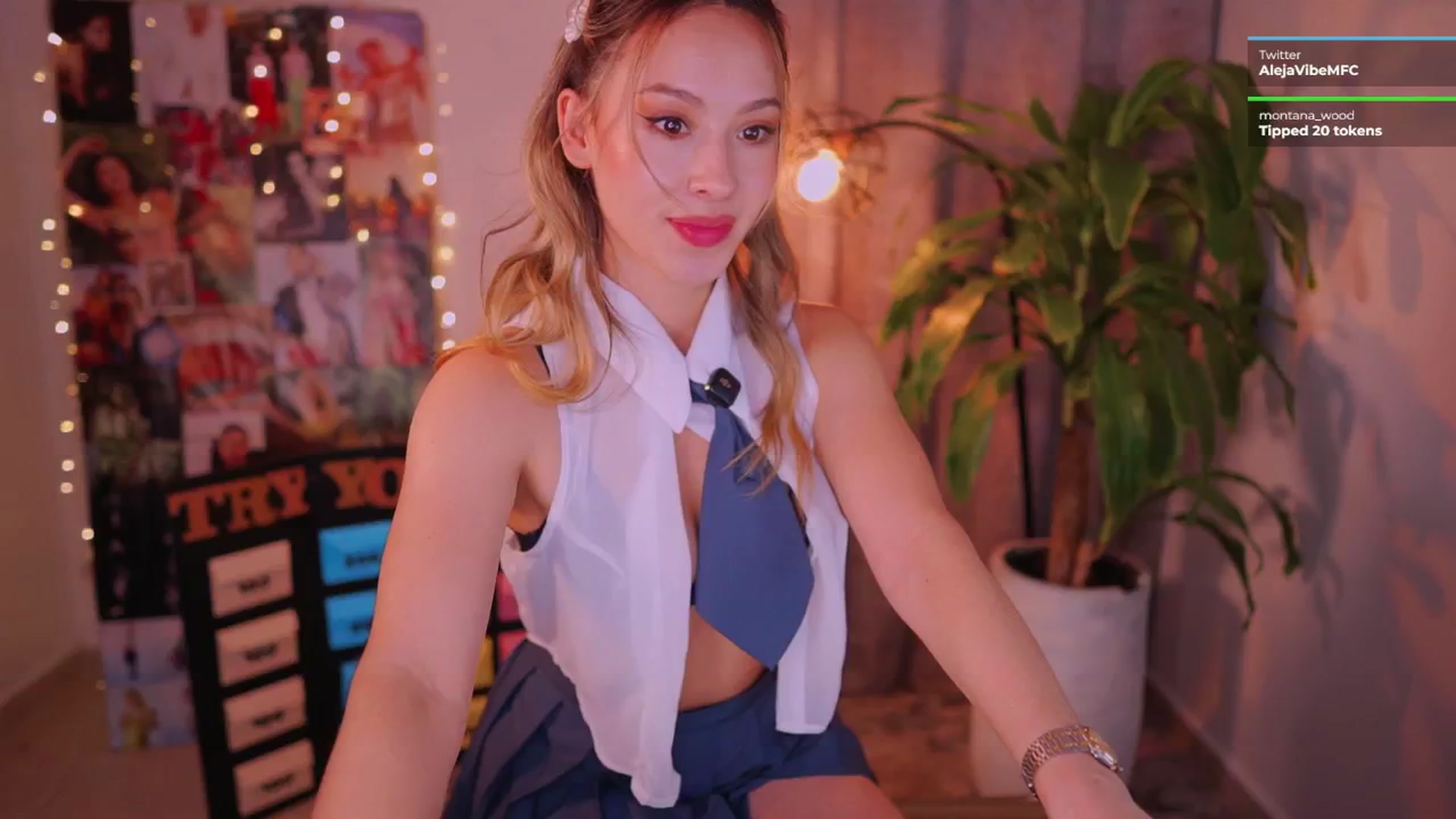 Gallery image thumbnail from AlejaBlonde's myfreecams stream on, 07/16/2025, 07:28 image 5 of 20