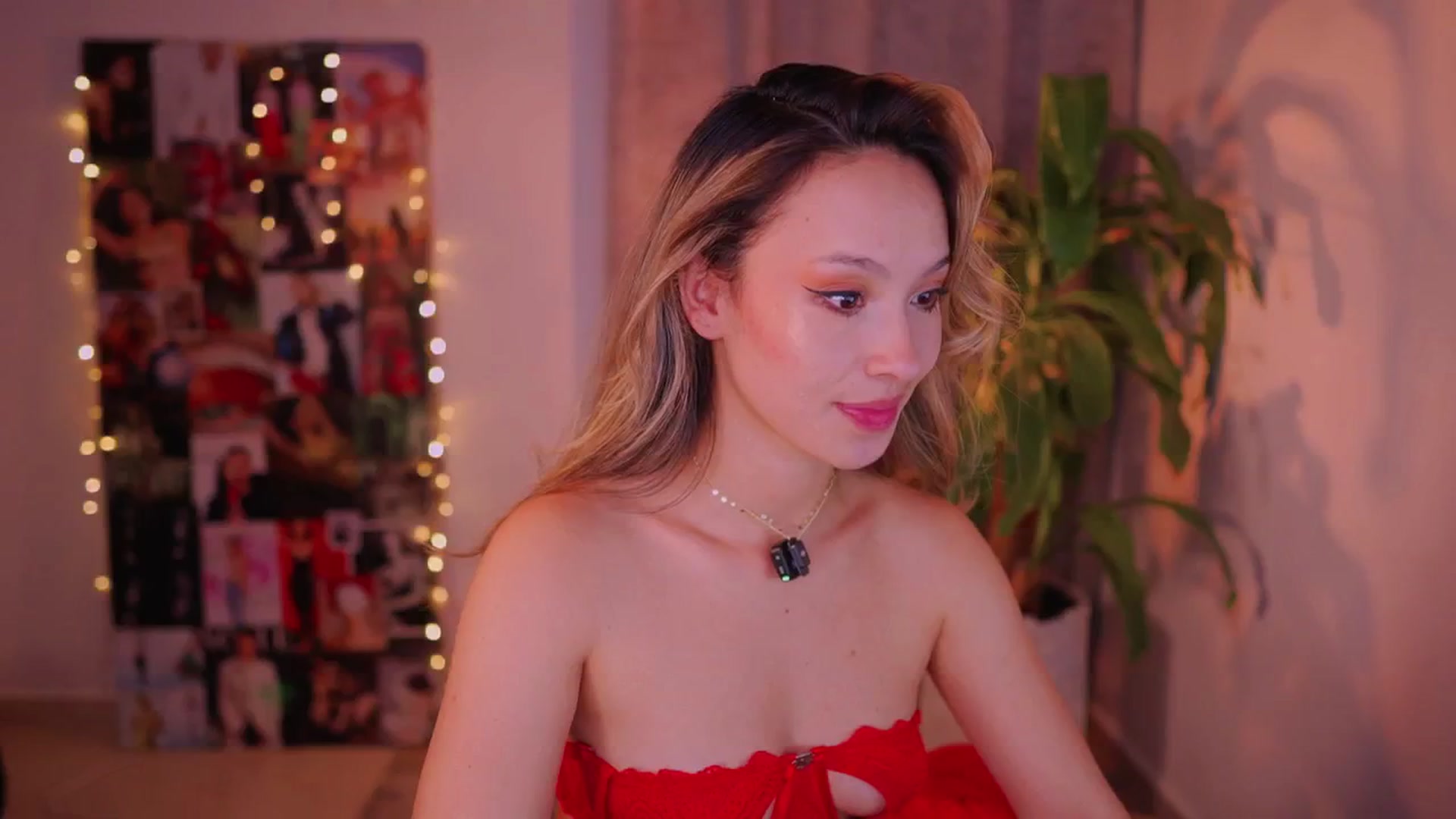 Gallery image thumbnail from AlejaBlonde's myfreecams stream on, 07/31/2025, 03:29 image 19 of 20