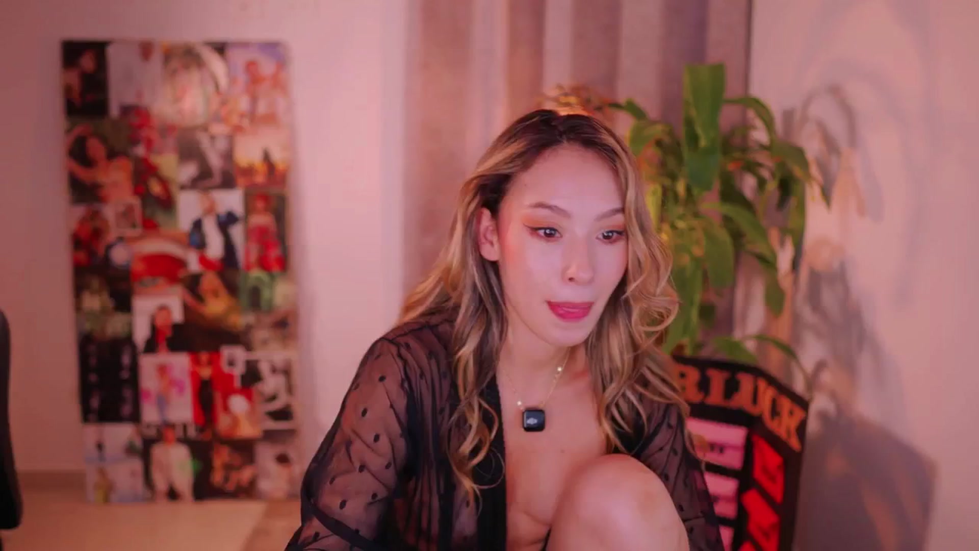 Gallery image thumbnail from AlejaBlonde's myfreecams stream on, 08/01/2025, 01:14 image 6 of 20