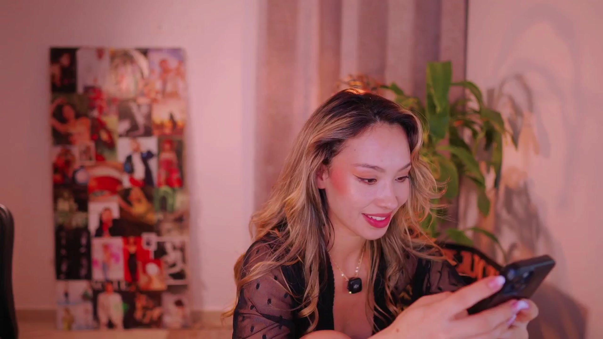 Gallery image thumbnail from AlejaBlonde's myfreecams stream on, 08/01/2025, 01:14 image 13 of 20