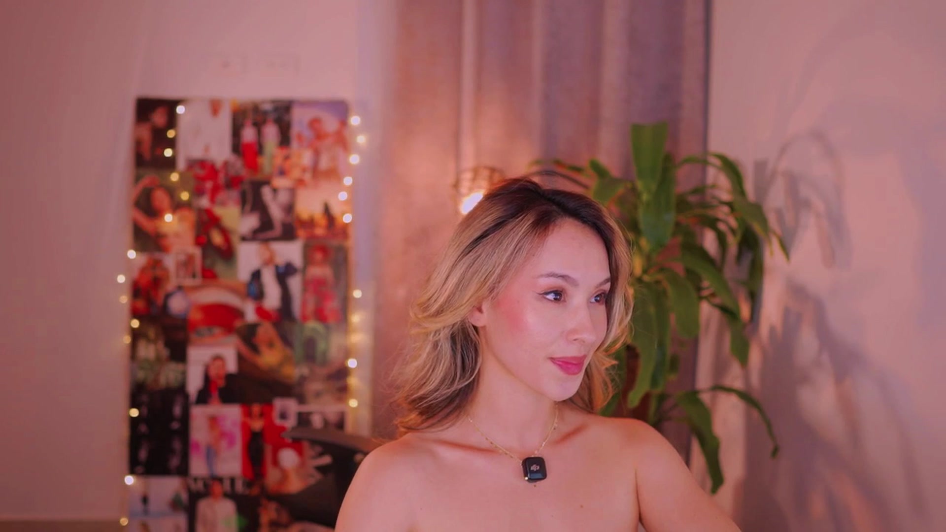 Gallery image thumbnail from AlejaBlonde's myfreecams stream on, 08/06/2025, 03:45 image 11 of 20