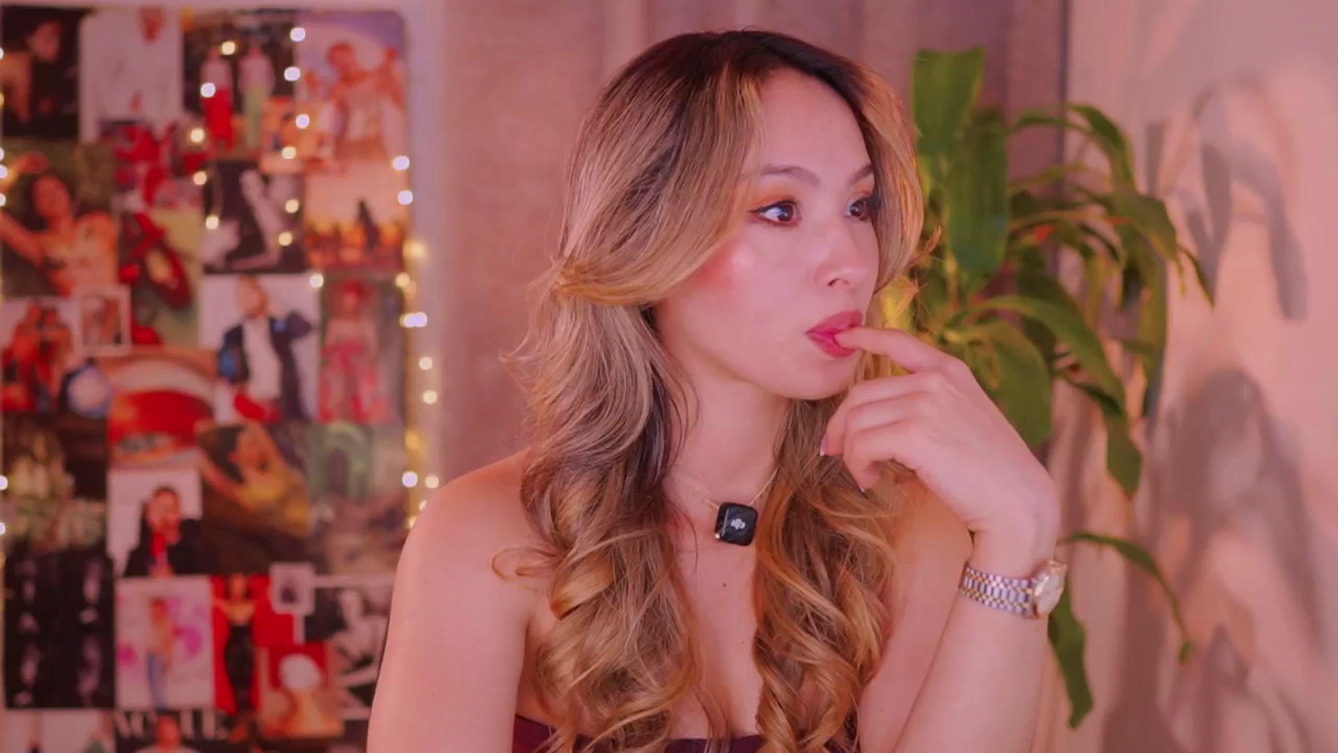 Gallery image thumbnail from AlejaBlonde's myfreecams stream on, 08/07/2025, 04:16 image 5 of 20