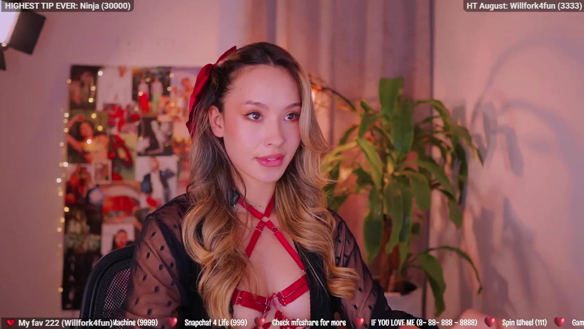 Gallery image thumbnail from AlejaBlonde's myfreecams stream on, 08/18/2025, 03:31 image 14 of 20
