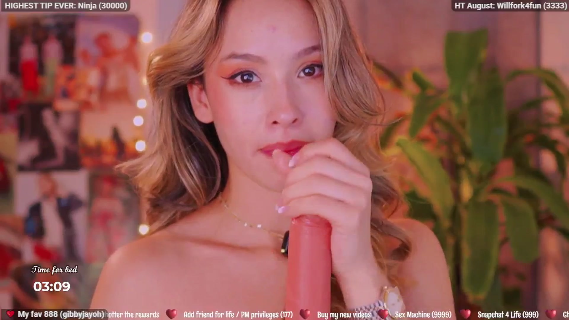 Gallery image thumbnail from AlejaBlonde's myfreecams stream on, 08/20/2025, 07:04 image 16 of 20