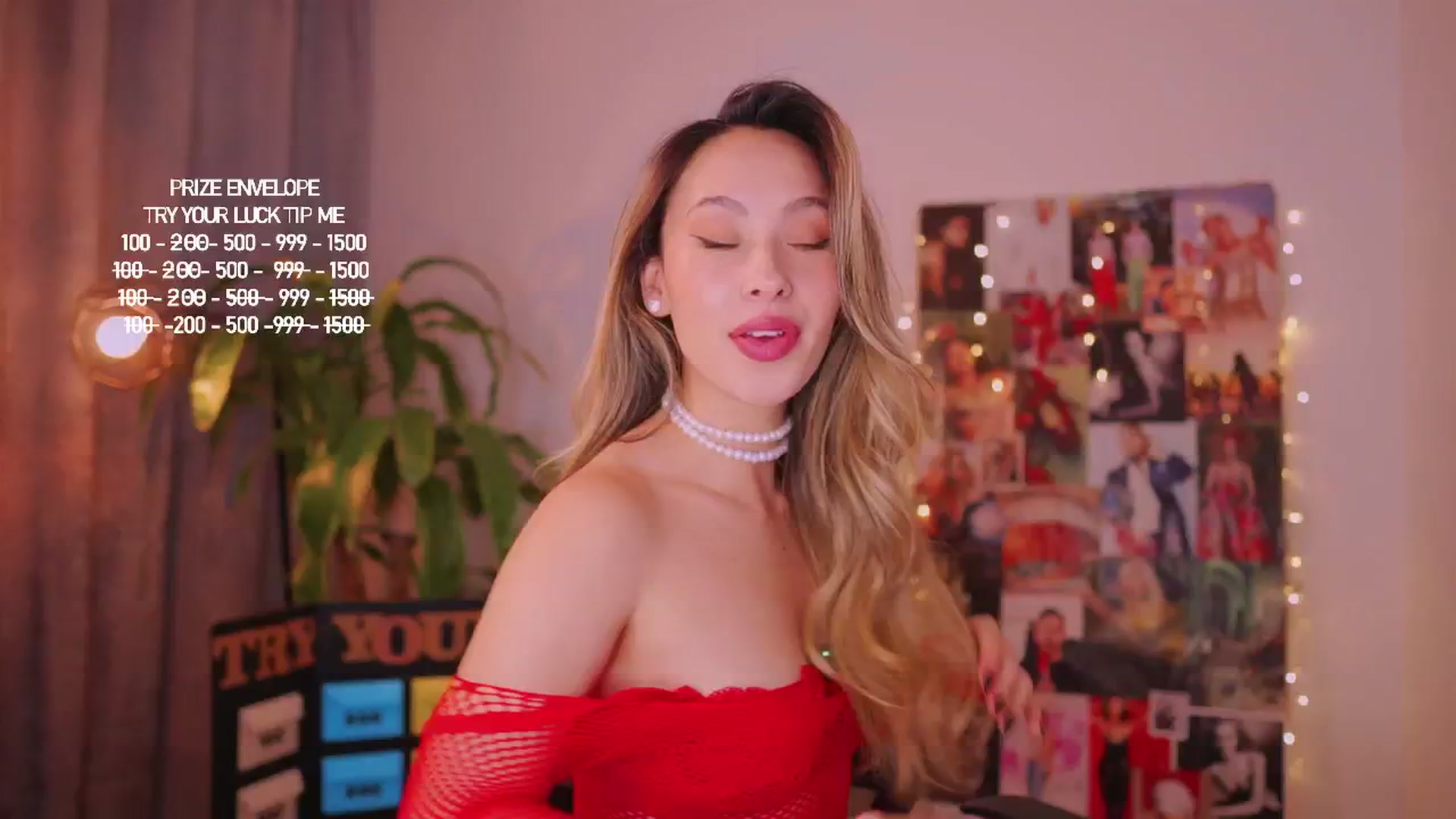 Gallery image thumbnail from AlejaBlonde's myfreecams stream on, 10/22/2025, 03:45 image 5 of 20