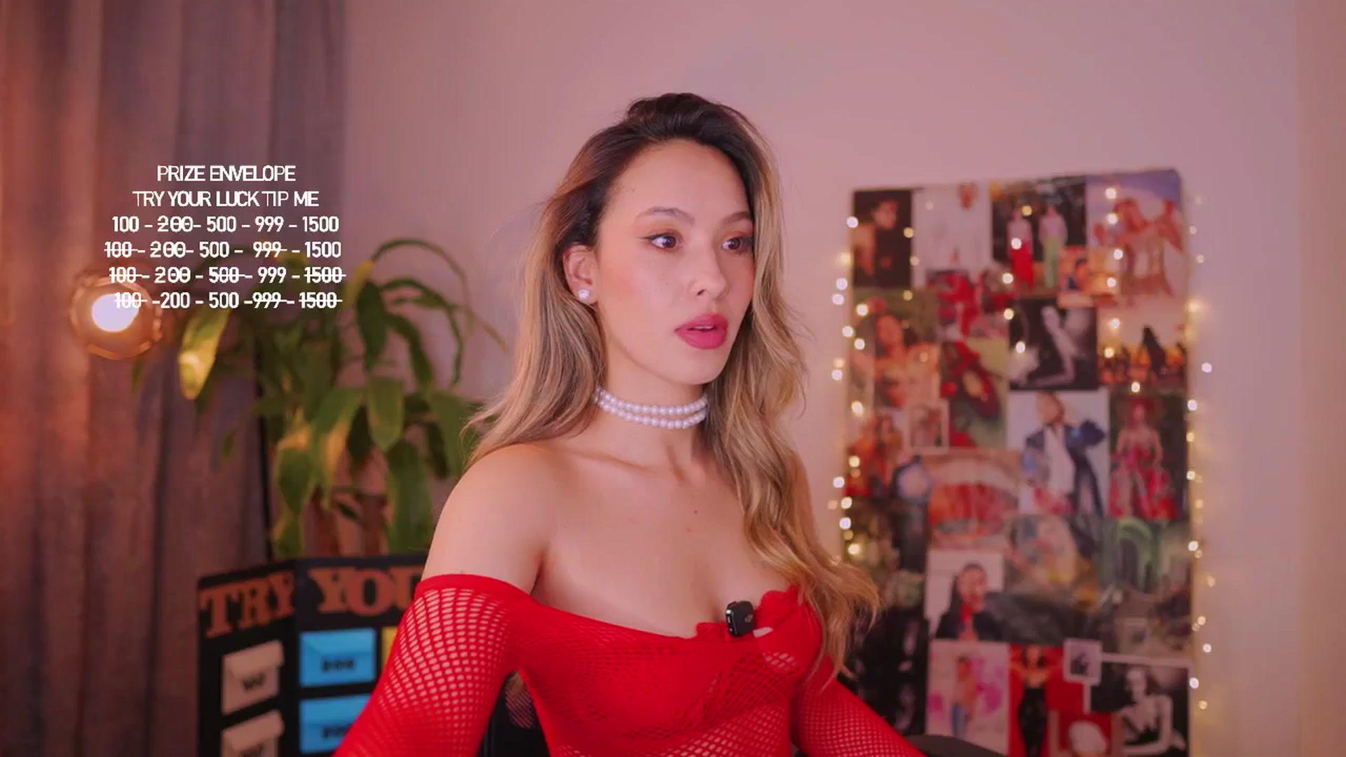 Gallery image thumbnail from AlejaBlonde's myfreecams stream on, 10/22/2025, 03:45 image 4 of 20
