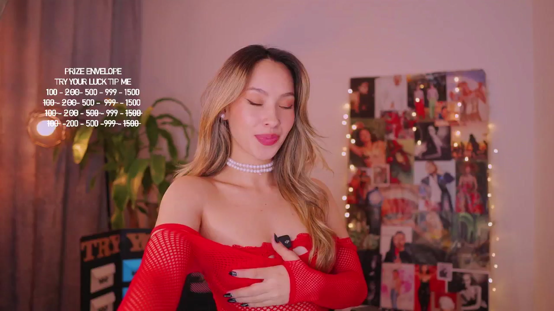 Gallery image thumbnail from AlejaBlonde's myfreecams stream on, 10/22/2025, 03:45 image 10 of 20