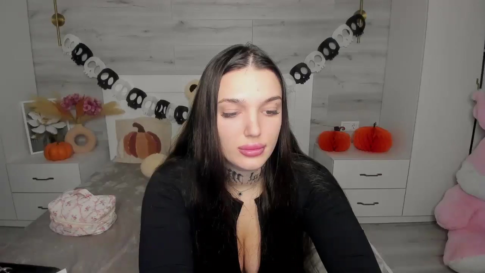 Gallery image thumbnail from AlejaRey's myfreecams stream on, 11/05/2025, 10:11 image 9 of 20